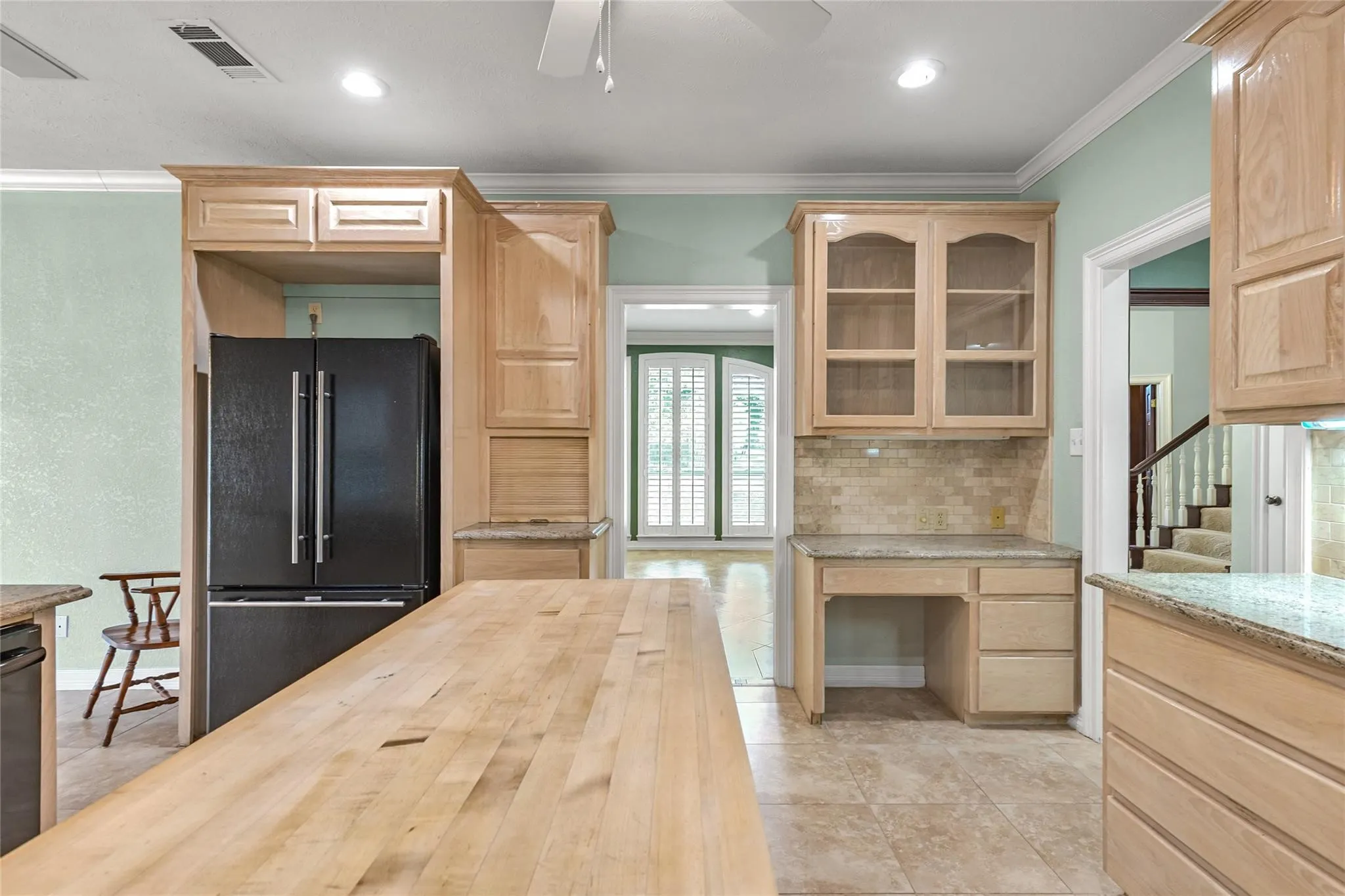 Single Family Residence For Sale in Hunt County , 6400 Creekside Drive, Greenville, Texas 75402, 5 Bedroom, 5 Bathroom, 3 Garage spaces, 4,435 Sqft, built in 1990, Preowned, Price $549,650, mls#21260952, Real Estate Agent in Greenville, Homes For Sale in Hunt county, Homes For Sale in Greenville, Realtor in Greenville Texas, Real Estate Brokerage Independent Realty Texas, Luminita Cordes Realtor