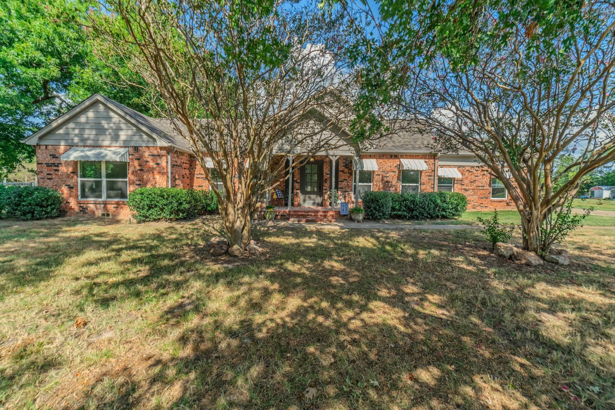 Single Family Residence For Rent in Hopkins County , 1916 Church Street, Sulphur Springs, Texas 75482, 3 Bedroom, 2 Bathroom, Garage spaces, 2,177 Sqft, built in 1890, mls#21260838, Real Estate Agent in Sulphur Springs, Homes For Rent in Hopkins county, Homes For Rent in Sulphur Springs, Realtor in Sulphur Springs Texas, Real Estate Brokerage Independent Realty Texas, Luminita Cordes Realtor