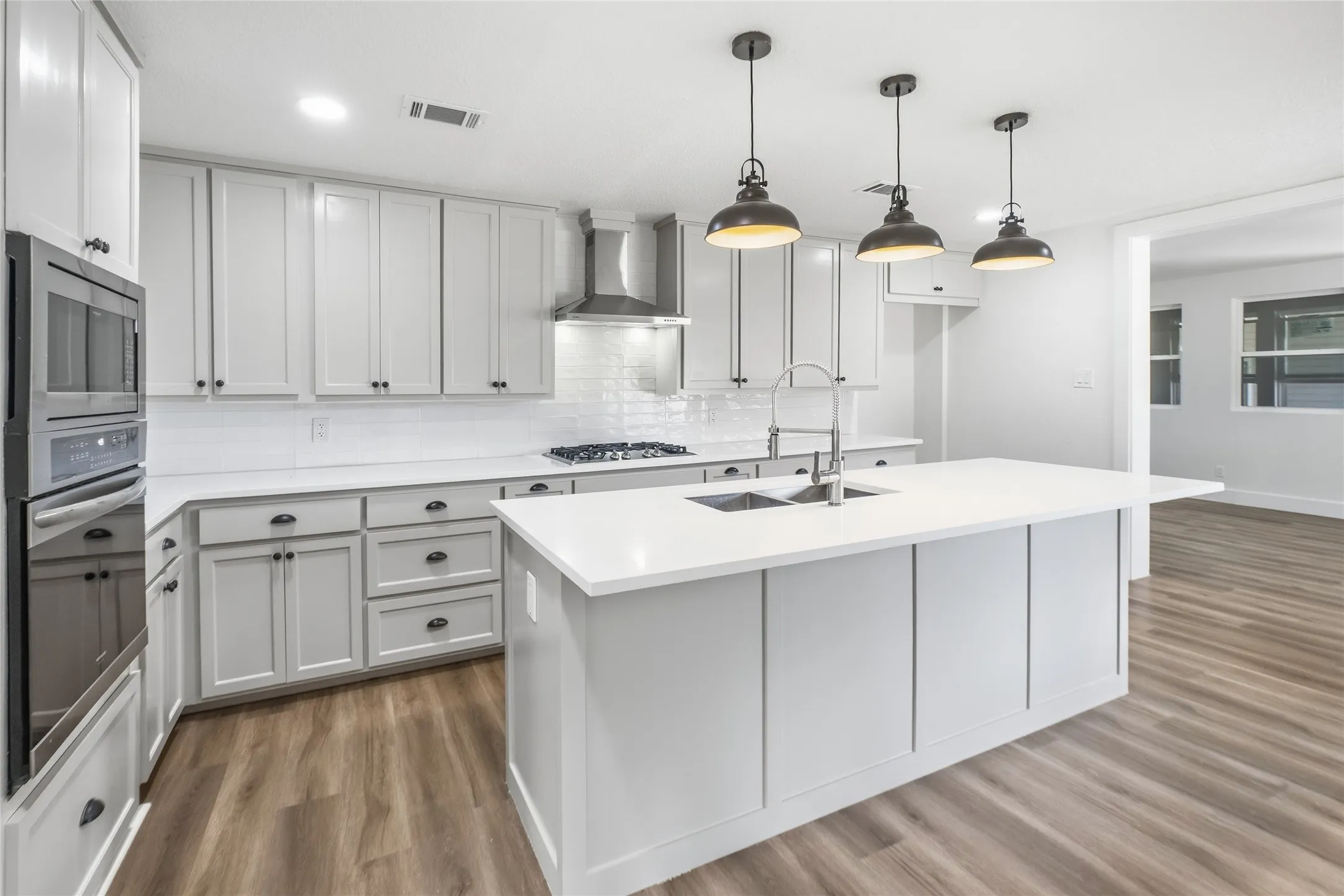 Single Family Residence For Rent in Hopkins County , 1916 Church Street, Sulphur Springs, Texas 75482, 3 Bedroom, 2 Bathroom, Garage spaces, 2,177 Sqft, built in 1890, mls#21260838, Real Estate Agent in Sulphur Springs, Homes For Rent in Hopkins county, Homes For Rent in Sulphur Springs, Realtor in Sulphur Springs Texas, Real Estate Brokerage Independent Realty Texas, Luminita Cordes Realtor