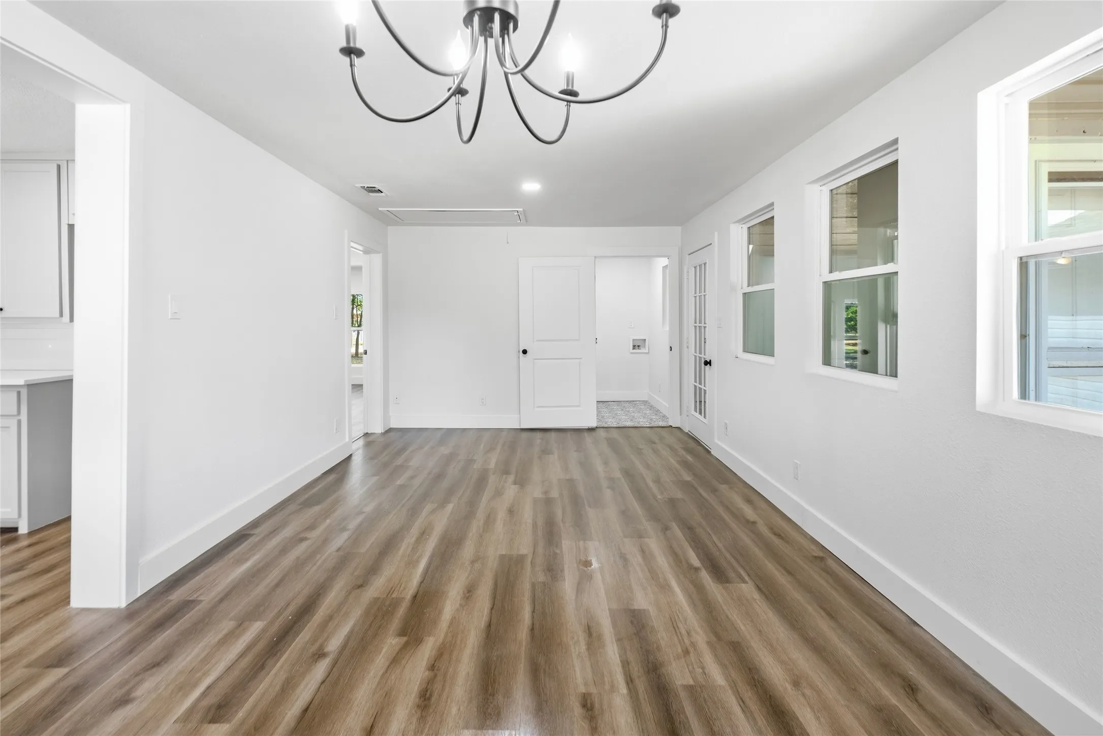 Single Family Residence For Rent in Hopkins County , 1916 Church Street, Sulphur Springs, Texas 75482, 3 Bedroom, 2 Bathroom, Garage spaces, 2,177 Sqft, built in 1890, mls#21260838, Real Estate Agent in Sulphur Springs, Homes For Rent in Hopkins county, Homes For Rent in Sulphur Springs, Realtor in Sulphur Springs Texas, Real Estate Brokerage Independent Realty Texas, Luminita Cordes Realtor