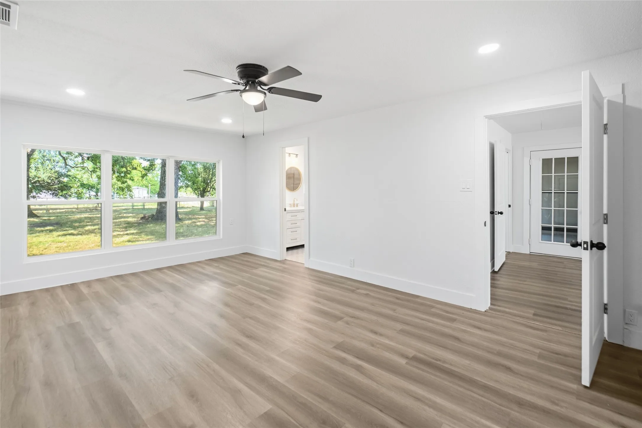 Single Family Residence For Rent in Hopkins County , 1916 Church Street, Sulphur Springs, Texas 75482, 3 Bedroom, 2 Bathroom, Garage spaces, 2,177 Sqft, built in 1890, mls#21260838, Real Estate Agent in Sulphur Springs, Homes For Rent in Hopkins county, Homes For Rent in Sulphur Springs, Realtor in Sulphur Springs Texas, Real Estate Brokerage Independent Realty Texas, Luminita Cordes Realtor