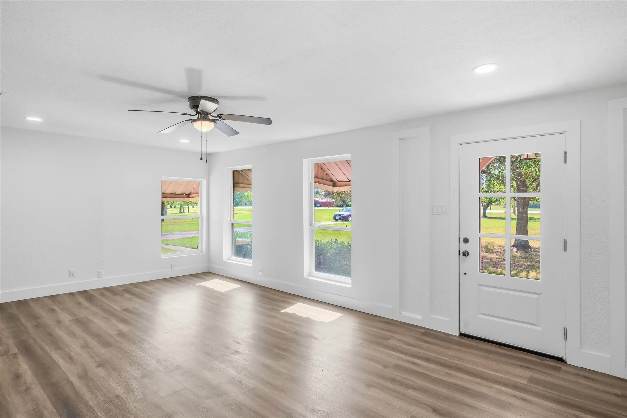 Single Family Residence For Rent in Hopkins County , 1916 Church Street, Sulphur Springs, Texas 75482, 3 Bedroom, 2 Bathroom, Garage spaces, 2,177 Sqft, built in 1890, mls#21260838, Real Estate Agent in Sulphur Springs, Homes For Rent in Hopkins county, Homes For Rent in Sulphur Springs, Realtor in Sulphur Springs Texas, Real Estate Brokerage Independent Realty Texas, Luminita Cordes Realtor