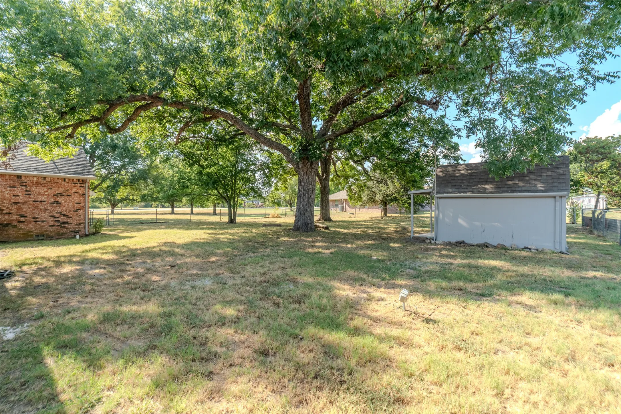 Single Family Residence For Rent in Hopkins County , 1916 Church Street, Sulphur Springs, Texas 75482, 3 Bedroom, 2 Bathroom, Garage spaces, 2,177 Sqft, built in 1890, mls#21260838, Real Estate Agent in Sulphur Springs, Homes For Rent in Hopkins county, Homes For Rent in Sulphur Springs, Realtor in Sulphur Springs Texas, Real Estate Brokerage Independent Realty Texas, Luminita Cordes Realtor