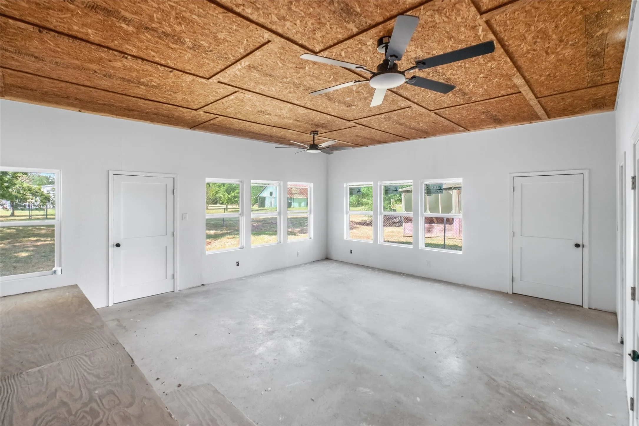 Single Family Residence For Rent in Hopkins County , 1916 Church Street, Sulphur Springs, Texas 75482, 3 Bedroom, 2 Bathroom, Garage spaces, 2,177 Sqft, built in 1890, mls#21260838, Real Estate Agent in Sulphur Springs, Homes For Rent in Hopkins county, Homes For Rent in Sulphur Springs, Realtor in Sulphur Springs Texas, Real Estate Brokerage Independent Realty Texas, Luminita Cordes Realtor