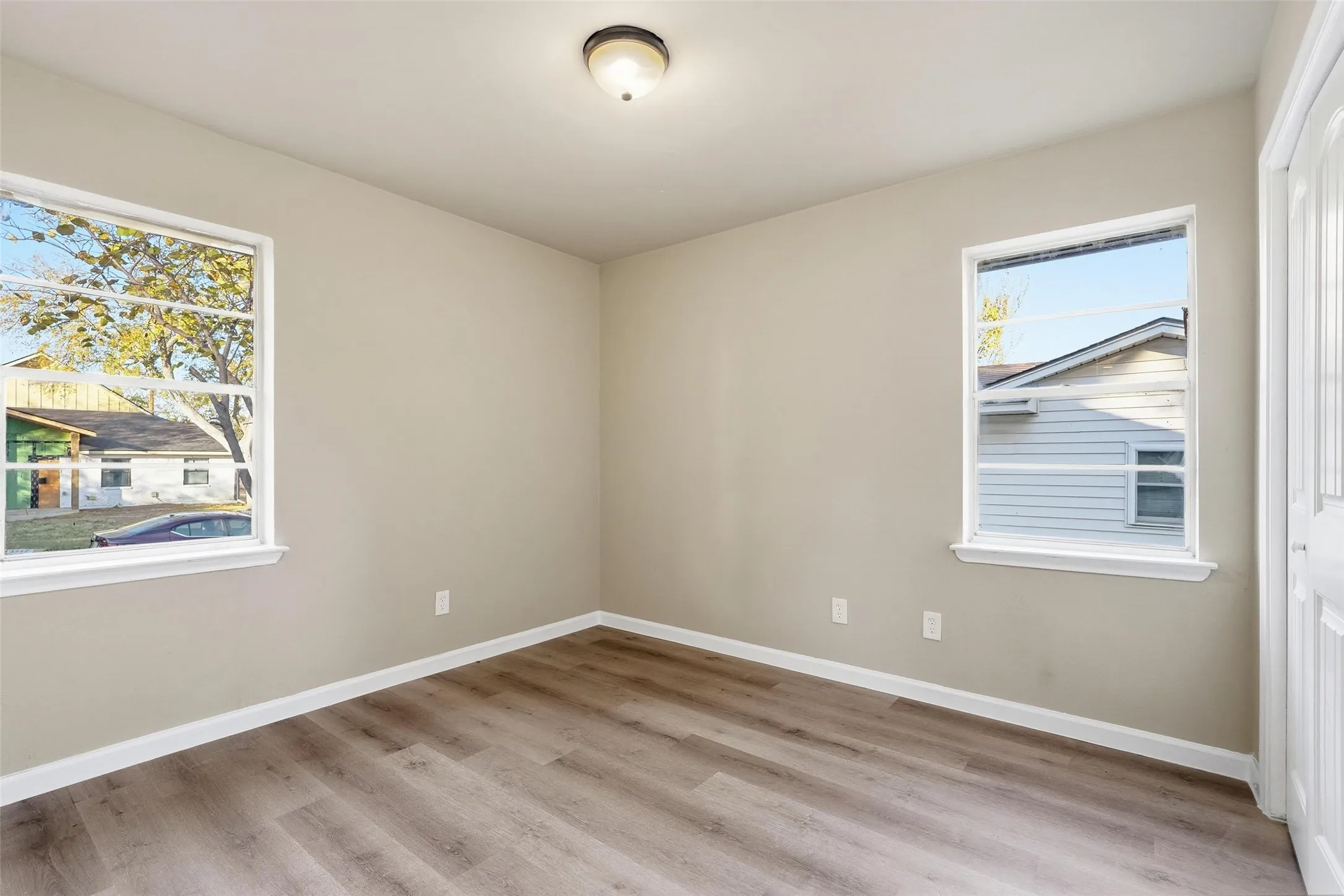 Single Family Residence For Sale in Dallas County , 1118 Richard Drive, Garland, Texas 75040, 4 Bedroom, 1 Bathroom, Garage spaces, 1,116 Sqft, built in 1961, Preowned, Price $234,500, mls#21260991, Real Estate Agent in Garland, Homes For Sale in Dallas county, Homes For Sale in Garland, Realtor in Garland Texas, Real Estate Brokerage Independent Realty Texas, Luminita Cordes Realtor