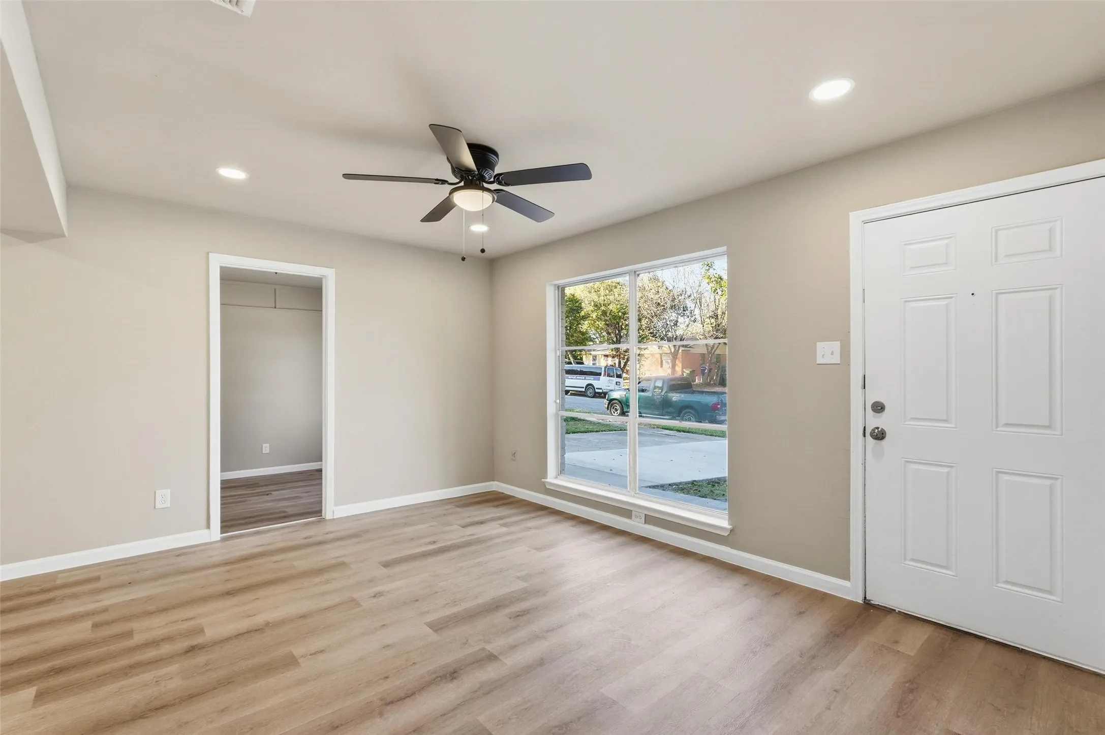 Single Family Residence For Sale in Dallas County , 1118 Richard Drive, Garland, Texas 75040, 4 Bedroom, 1 Bathroom, Garage spaces, 1,116 Sqft, built in 1961, Preowned, Price $234,500, mls#21260991, Real Estate Agent in Garland, Homes For Sale in Dallas county, Homes For Sale in Garland, Realtor in Garland Texas, Real Estate Brokerage Independent Realty Texas, Luminita Cordes Realtor