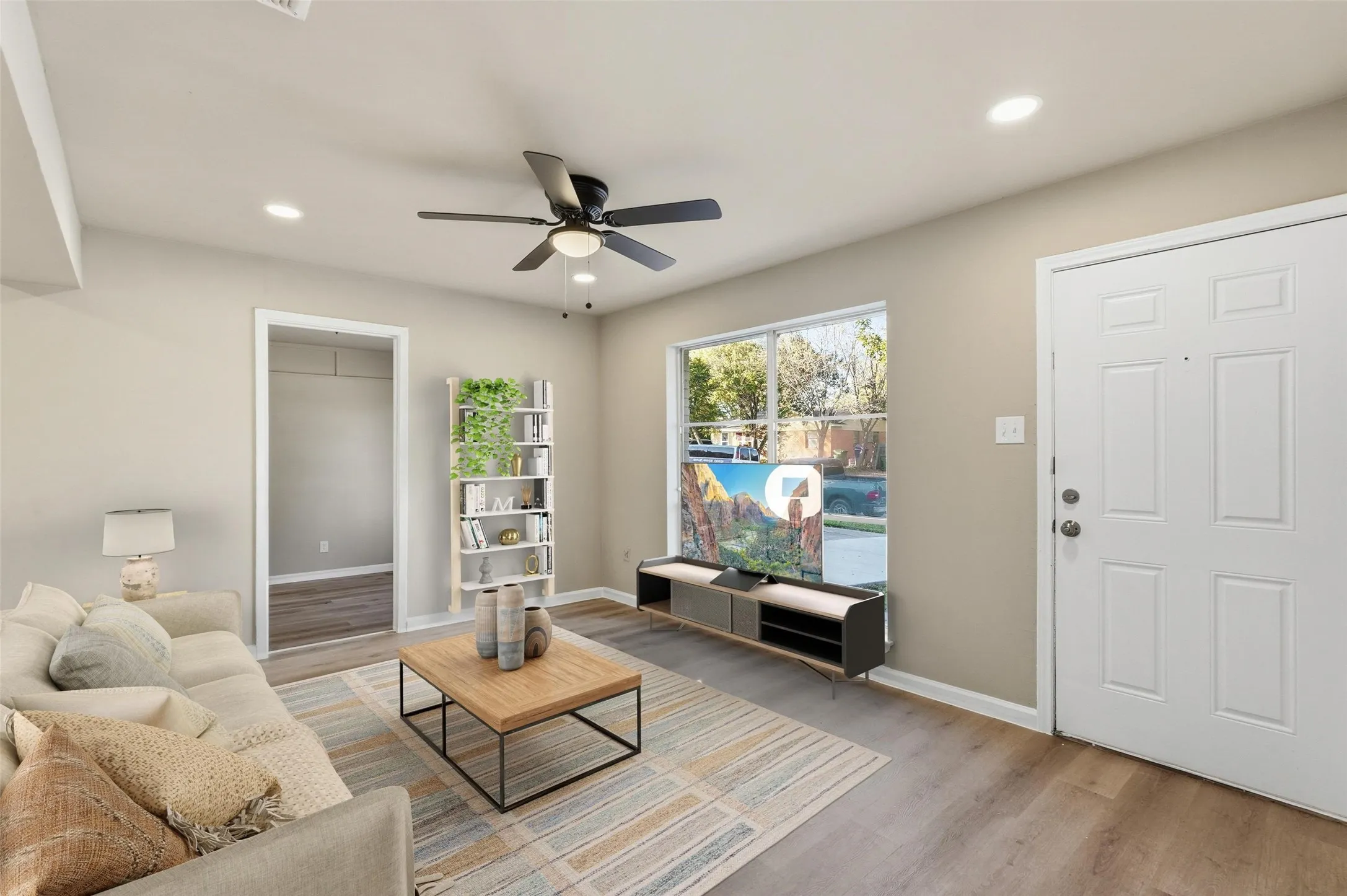 Single Family Residence For Sale in Dallas County , 1118 Richard Drive, Garland, Texas 75040, 4 Bedroom, 1 Bathroom, Garage spaces, 1,116 Sqft, built in 1961, Preowned, Price $234,500, mls#21260991, Real Estate Agent in Garland, Homes For Sale in Dallas county, Homes For Sale in Garland, Realtor in Garland Texas, Real Estate Brokerage Independent Realty Texas, Luminita Cordes Realtor