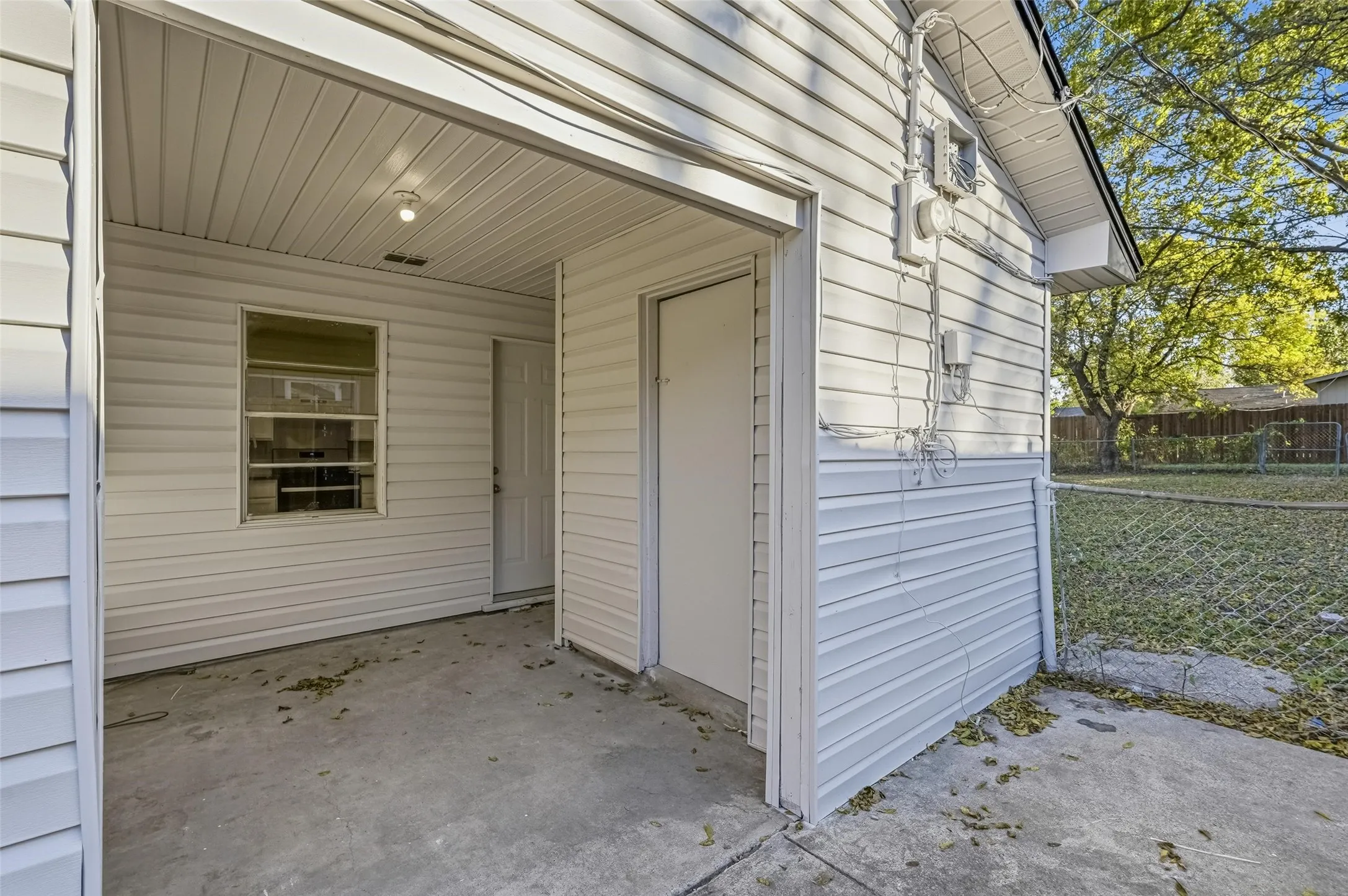 Single Family Residence For Sale in Dallas County , 1118 Richard Drive, Garland, Texas 75040, 4 Bedroom, 1 Bathroom, Garage spaces, 1,116 Sqft, built in 1961, Preowned, Price $234,500, mls#21260991, Real Estate Agent in Garland, Homes For Sale in Dallas county, Homes For Sale in Garland, Realtor in Garland Texas, Real Estate Brokerage Independent Realty Texas, Luminita Cordes Realtor