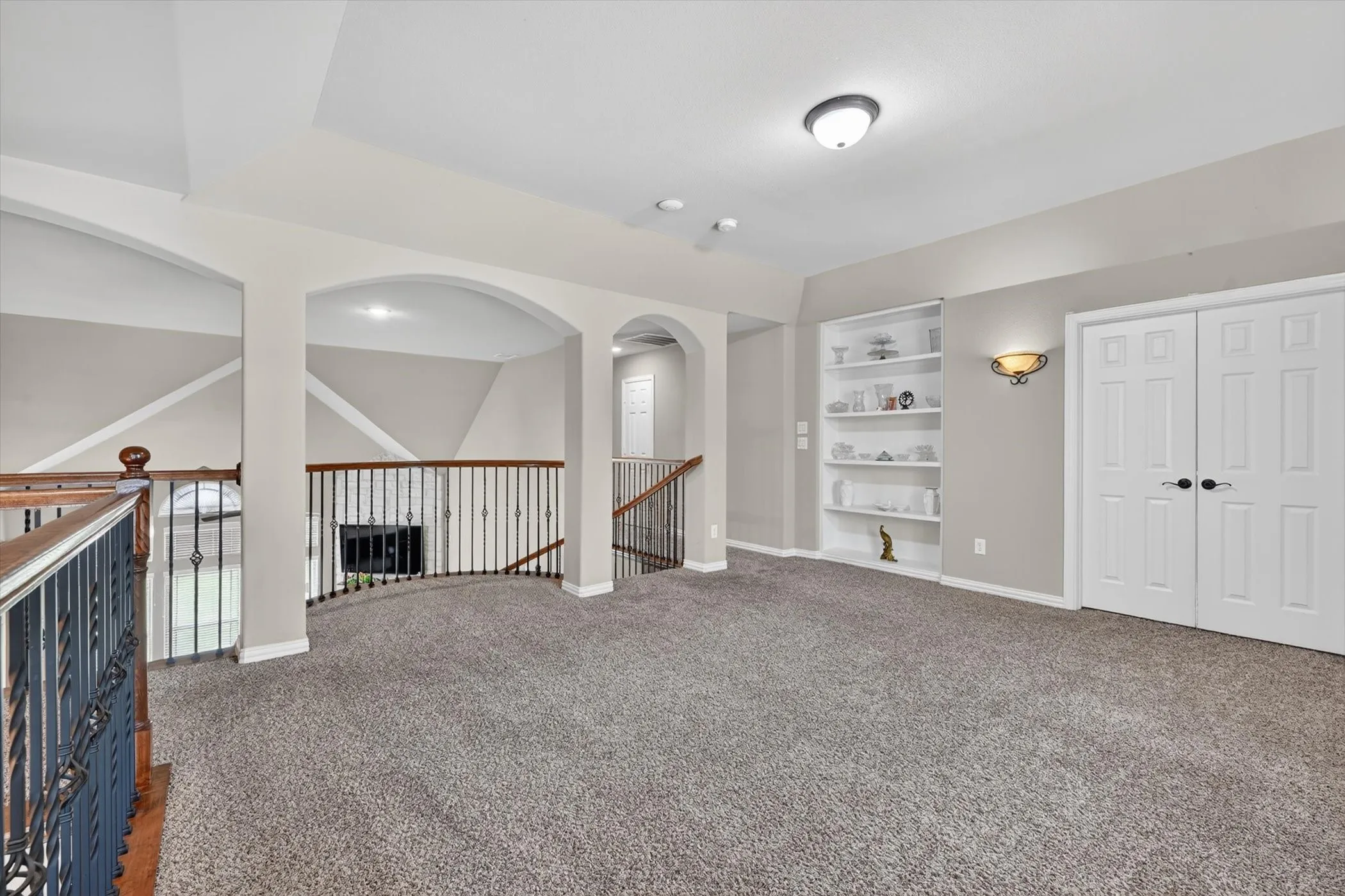 Single Family Residence For Sale in Collin County , 4229 Rainwater Creek Way, Celina, Texas 75078, 5 Bedroom, 5 Bathroom, 2 Garage spaces, 4,384 Sqft, built in 2017, mls#21261005, Real Estate Agent in Celina, Homes For Sale in Collin county, Homes For Sale in Celina, Realtor in Celina Texas, Real Estate Brokerage Independent Realty Texas, Luminita Cordes Realtor