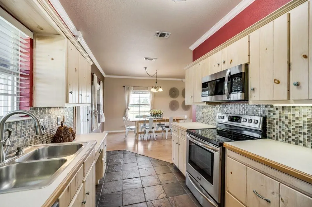 Single Family Residence For Sale in Collin County , 5604 Four Seasons Lane, Mc Kinney, Texas 75071, 4 Bedroom, 3 Bathroom, Garage spaces, 2,629 Sqft, built in 1998, mls#21261012, Real Estate Agent in Mc Kinney, Homes For Sale in Collin county, Homes For Sale in Mc Kinney, Realtor in Mc Kinney Texas, Real Estate Brokerage Independent Realty Texas, Luminita Cordes Realtor