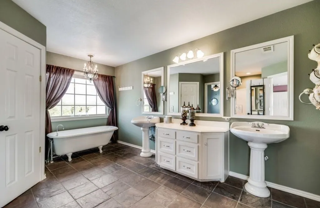 Single Family Residence For Sale in Collin County , 5604 Four Seasons Lane, Mc Kinney, Texas 75071, 4 Bedroom, 3 Bathroom, Garage spaces, 2,629 Sqft, built in 1998, mls#21261012, Real Estate Agent in Mc Kinney, Homes For Sale in Collin county, Homes For Sale in Mc Kinney, Realtor in Mc Kinney Texas, Real Estate Brokerage Independent Realty Texas, Luminita Cordes Realtor
