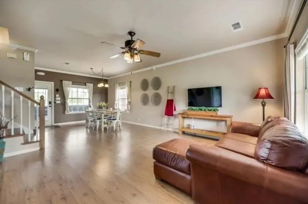 Single Family Residence For Sale in Collin County , 5604 Four Seasons Lane, Mc Kinney, Texas 75071, 4 Bedroom, 3 Bathroom, Garage spaces, 2,629 Sqft, built in 1998, mls#21261012, Real Estate Agent in Mc Kinney, Homes For Sale in Collin county, Homes For Sale in Mc Kinney, Realtor in Mc Kinney Texas, Real Estate Brokerage Independent Realty Texas, Luminita Cordes Realtor
