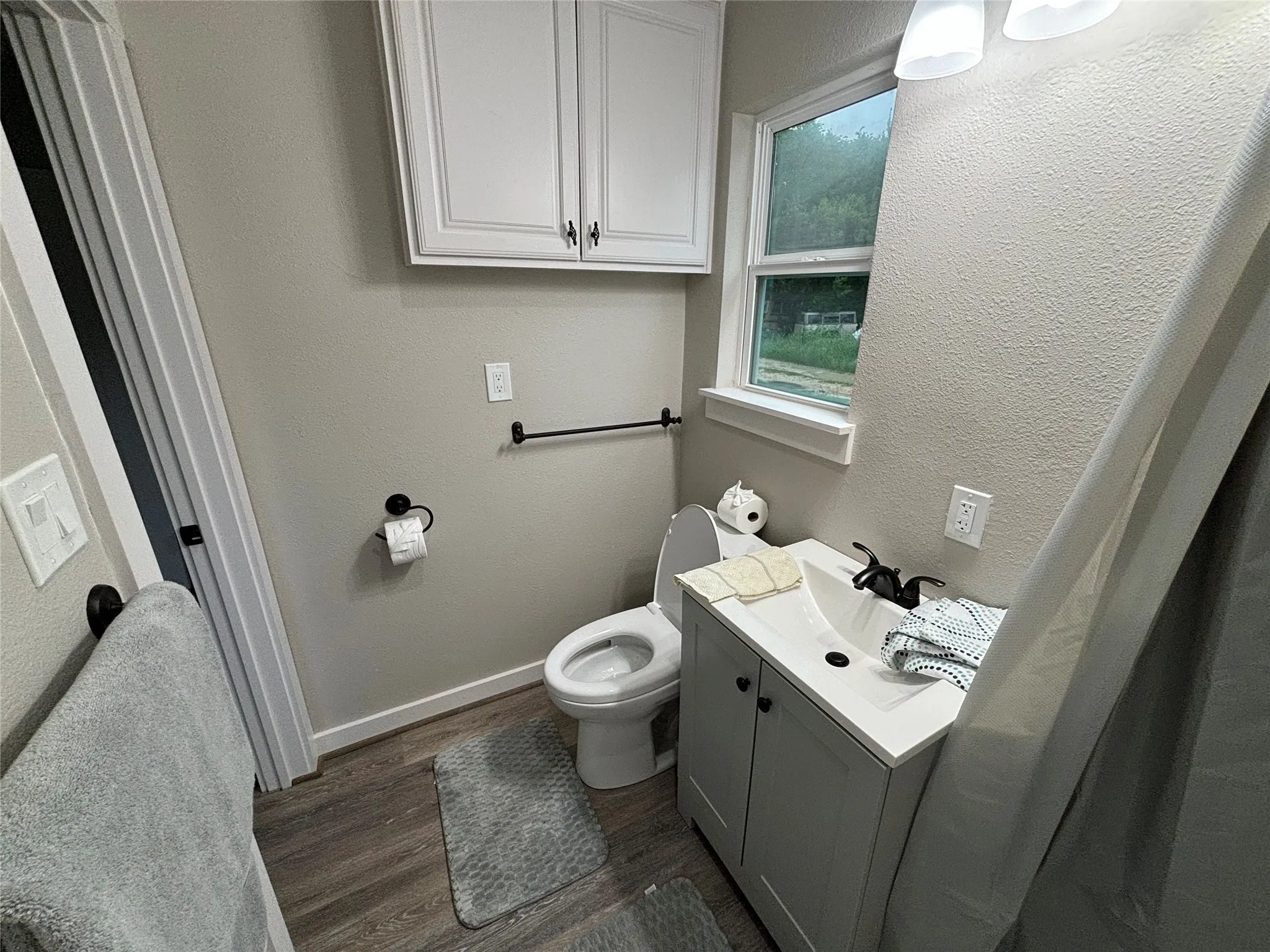 Single Family Residence For Sale in Hill County , 315 S Barry Street, Mertens, Texas 76666, 3 Bedrooms, 2 Bathrooms, Garage spaces, 1,230 Sqft, built in 1945, Price $180,000, mls#21261029, Real Estate Agent in Mertens, Homes For Sale in Hill county, Homes For Sale in Mertens, Realtor in Mertens Texas, Real Estate Brokerage Independent Realty Texas, Luminita Cordes Realtor