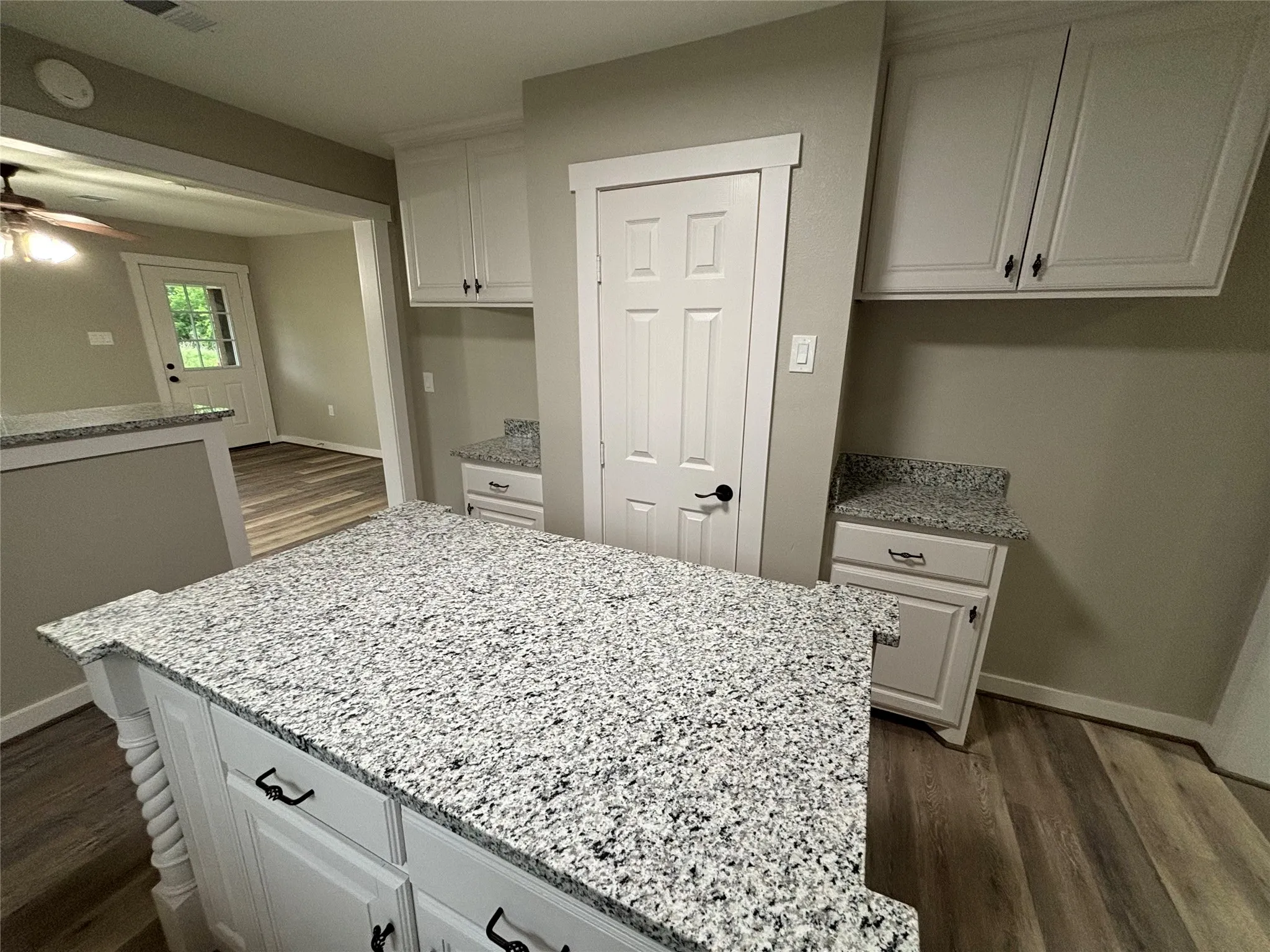 Single Family Residence For Sale in Hill County , 315 S Barry Street, Mertens, Texas 76666, 3 Bedrooms, 2 Bathrooms, Garage spaces, 1,230 Sqft, built in 1945, Price $180,000, mls#21261029, Real Estate Agent in Mertens, Homes For Sale in Hill county, Homes For Sale in Mertens, Realtor in Mertens Texas, Real Estate Brokerage Independent Realty Texas, Luminita Cordes Realtor