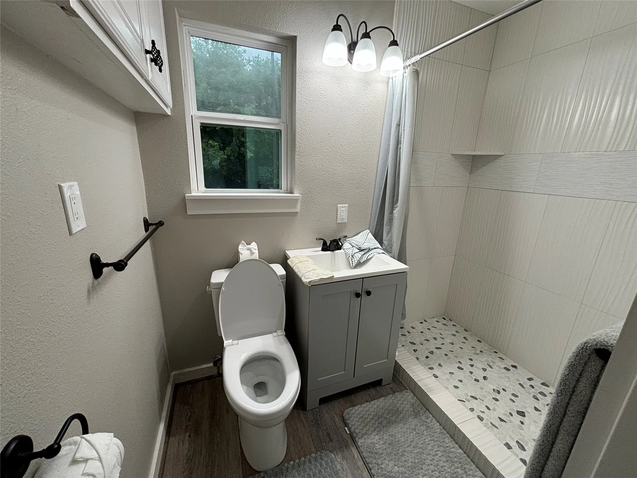 Single Family Residence For Sale in Hill County , 315 S Barry Street, Mertens, Texas 76666, 3 Bedrooms, 2 Bathrooms, Garage spaces, 1,230 Sqft, built in 1945, Price $180,000, mls#21261029, Real Estate Agent in Mertens, Homes For Sale in Hill county, Homes For Sale in Mertens, Realtor in Mertens Texas, Real Estate Brokerage Independent Realty Texas, Luminita Cordes Realtor