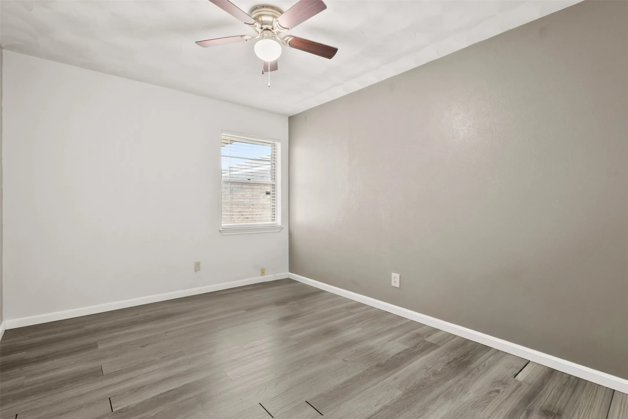 Single Family Residence For Sale in Dallas County , 214 S Alexander Avenue, Duncanville, Texas 75116, 4 Bedrooms, 3 Bathrooms, 2 Garage spaces, 1,858 Sqft, built in 1966, Price $314,000, mls#21260373, Real Estate Agent in Duncanville, Homes For Sale in Dallas county, Homes For Sale in Duncanville, Realtor in Duncanville Texas, Real Estate Brokerage Independent Realty Texas, Luminita Cordes Realtor