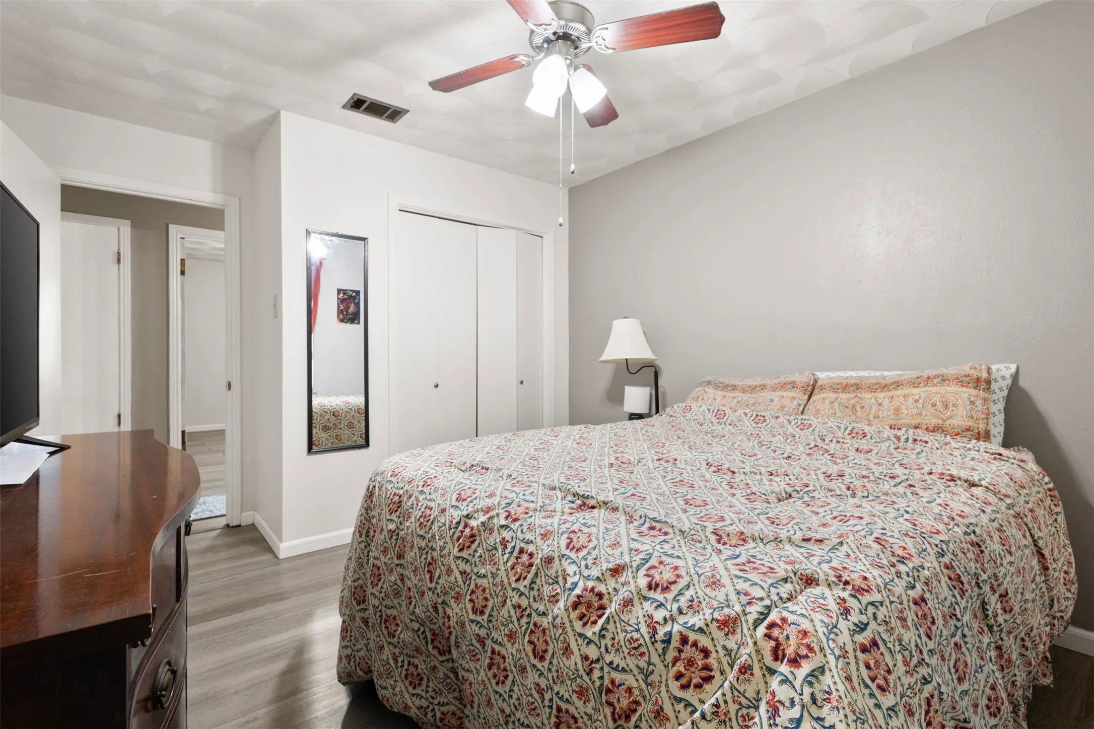 Single Family Residence For Sale in Dallas County , 214 S Alexander Avenue, Duncanville, Texas 75116, 4 Bedrooms, 3 Bathrooms, 2 Garage spaces, 1,858 Sqft, built in 1966, Price $314,000, mls#21260373, Real Estate Agent in Duncanville, Homes For Sale in Dallas county, Homes For Sale in Duncanville, Realtor in Duncanville Texas, Real Estate Brokerage Independent Realty Texas, Luminita Cordes Realtor