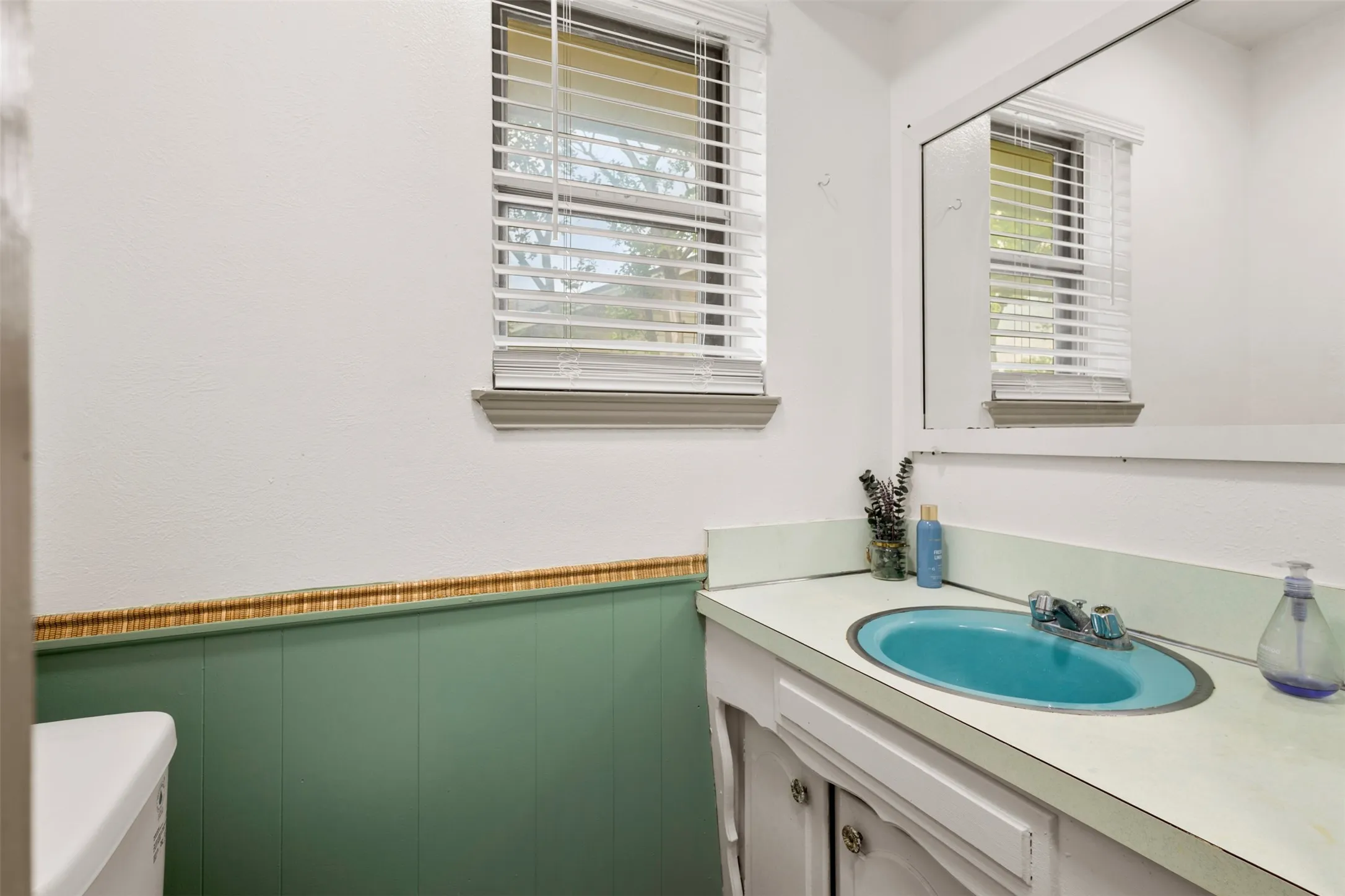 Single Family Residence For Sale in Dallas County , 214 S Alexander Avenue, Duncanville, Texas 75116, 4 Bedrooms, 3 Bathrooms, 2 Garage spaces, 1,858 Sqft, built in 1966, Price $314,000, mls#21260373, Real Estate Agent in Duncanville, Homes For Sale in Dallas county, Homes For Sale in Duncanville, Realtor in Duncanville Texas, Real Estate Brokerage Independent Realty Texas, Luminita Cordes Realtor