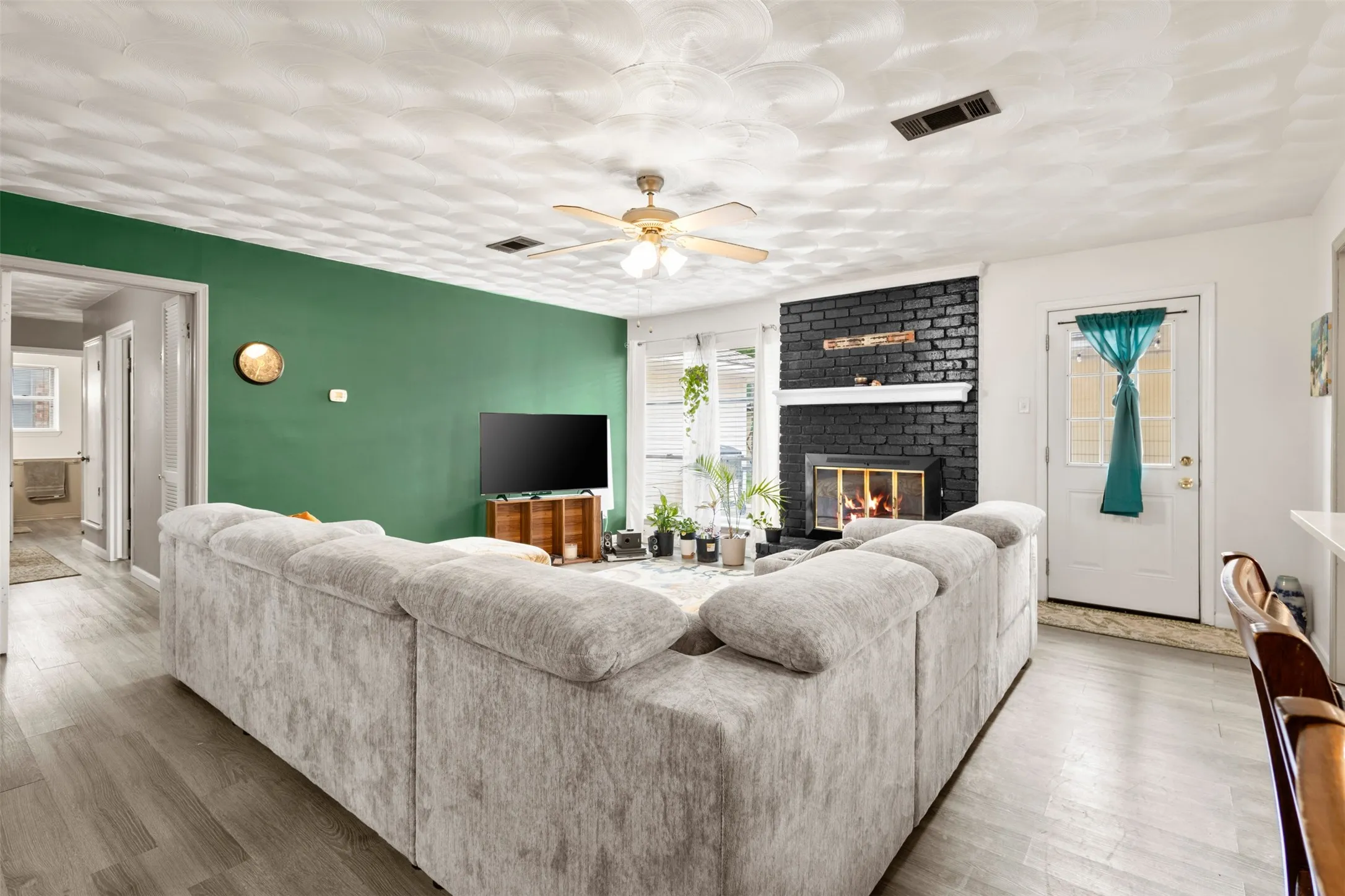 Single Family Residence For Sale in Dallas County , 214 S Alexander Avenue, Duncanville, Texas 75116, 4 Bedrooms, 3 Bathrooms, 2 Garage spaces, 1,858 Sqft, built in 1966, Price $314,000, mls#21260373, Real Estate Agent in Duncanville, Homes For Sale in Dallas county, Homes For Sale in Duncanville, Realtor in Duncanville Texas, Real Estate Brokerage Independent Realty Texas, Luminita Cordes Realtor