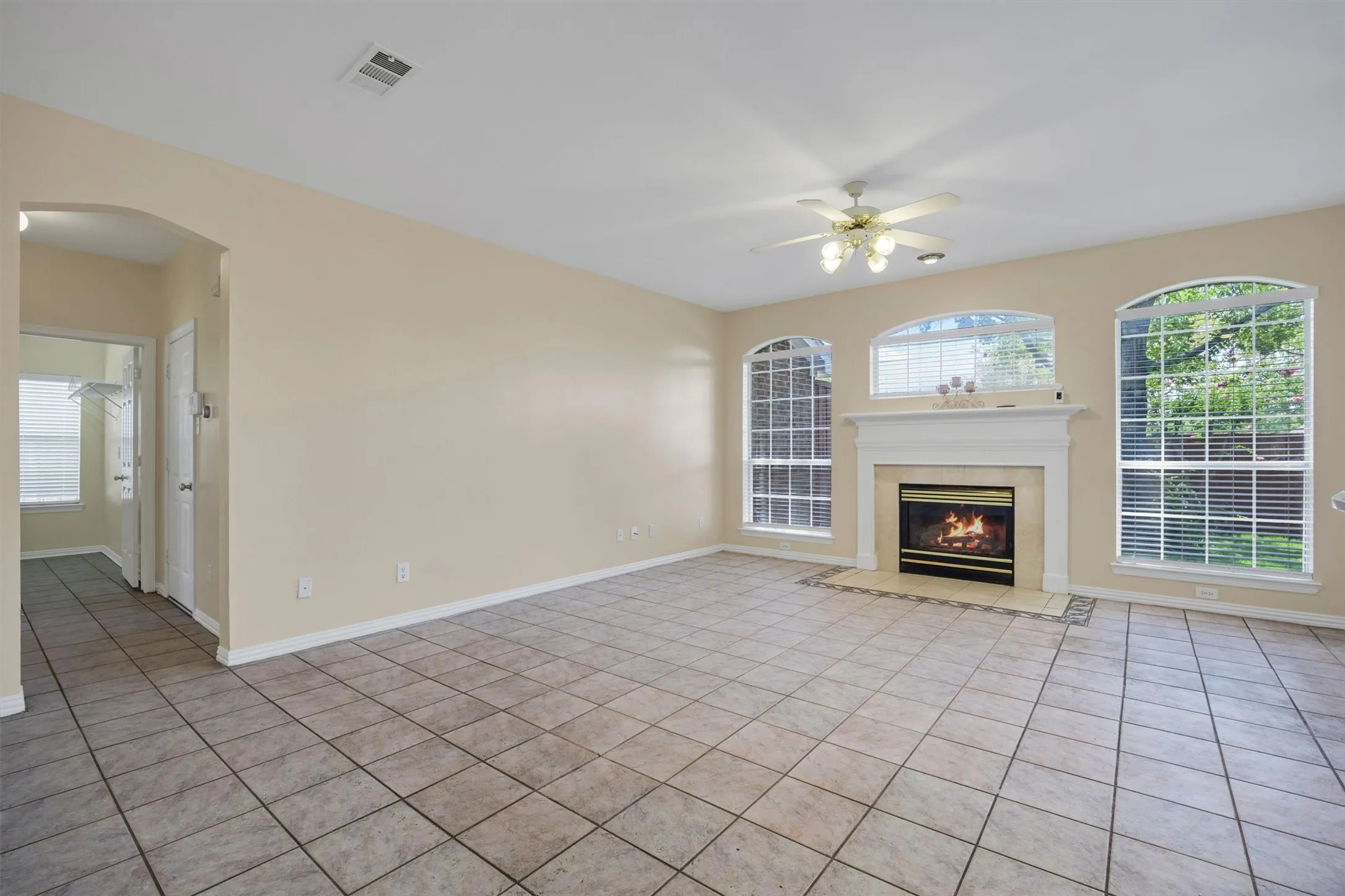 Single Family Residence For Sale in Dallas County , 921 Brown Trail, Coppell, Texas 75019, 4 Bedroom, 3 Bathroom, 2 Garage spaces, 2,711 Sqft, built in 1994, mls#21249317, Real Estate Agent in Coppell, Homes For Sale in Dallas county, Homes For Sale in Coppell, Realtor in Coppell Texas, Real Estate Brokerage Independent Realty Texas, Luminita Cordes Realtor