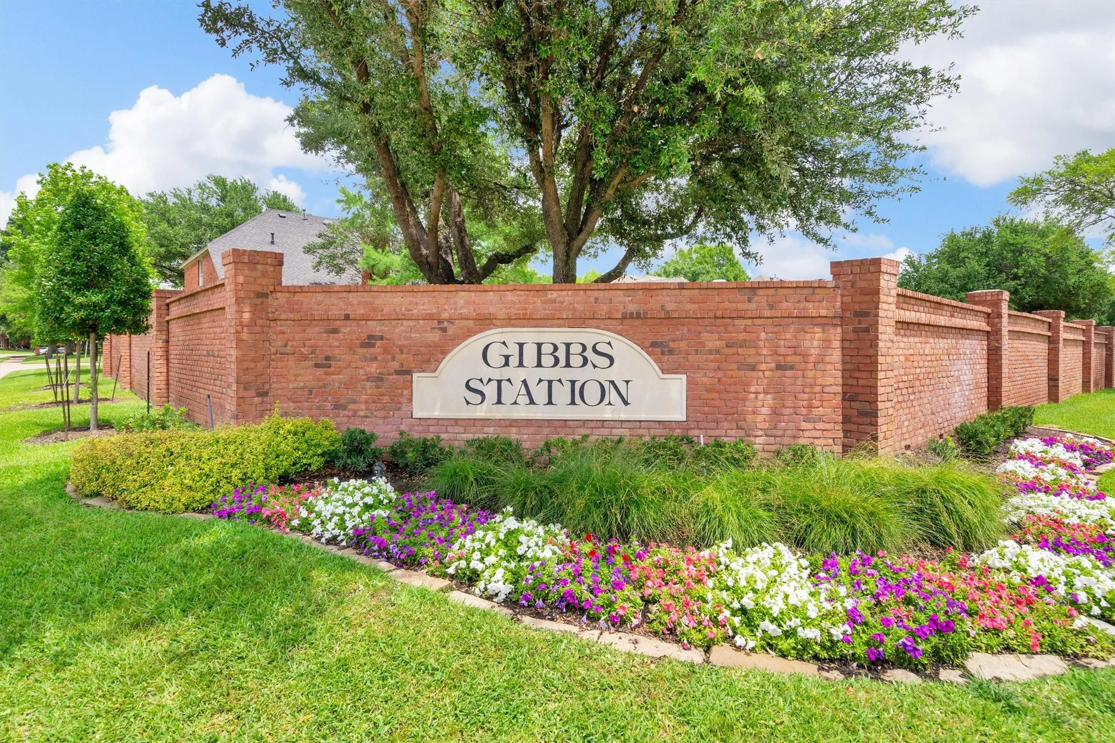 Neighborhood Entry