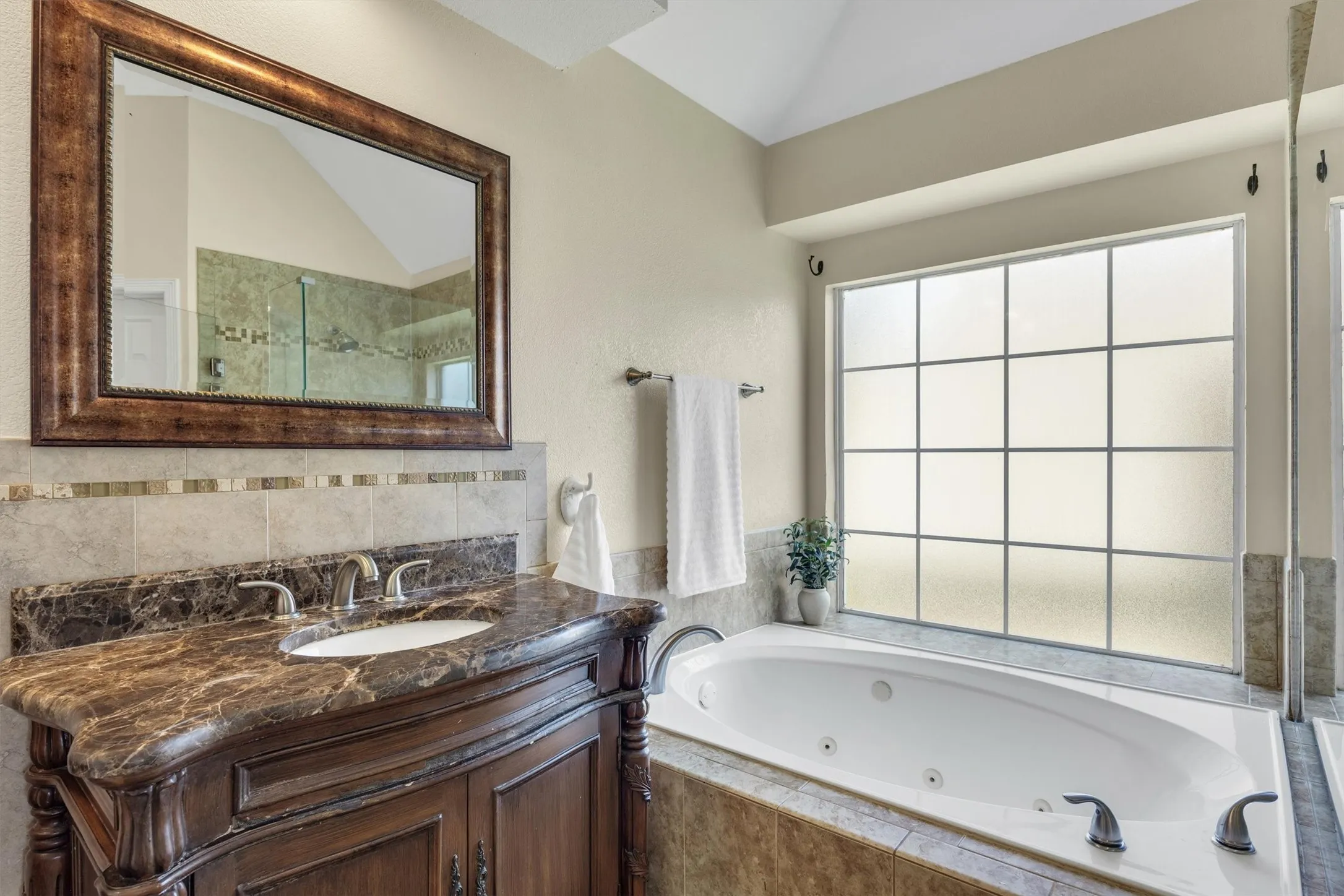 Single Family Residence For Sale in Dallas County , 921 Brown Trail, Coppell, Texas 75019, 4 Bedroom, 3 Bathroom, 2 Garage spaces, 2,711 Sqft, built in 1994, mls#21249317, Real Estate Agent in Coppell, Homes For Sale in Dallas county, Homes For Sale in Coppell, Realtor in Coppell Texas, Real Estate Brokerage Independent Realty Texas, Luminita Cordes Realtor