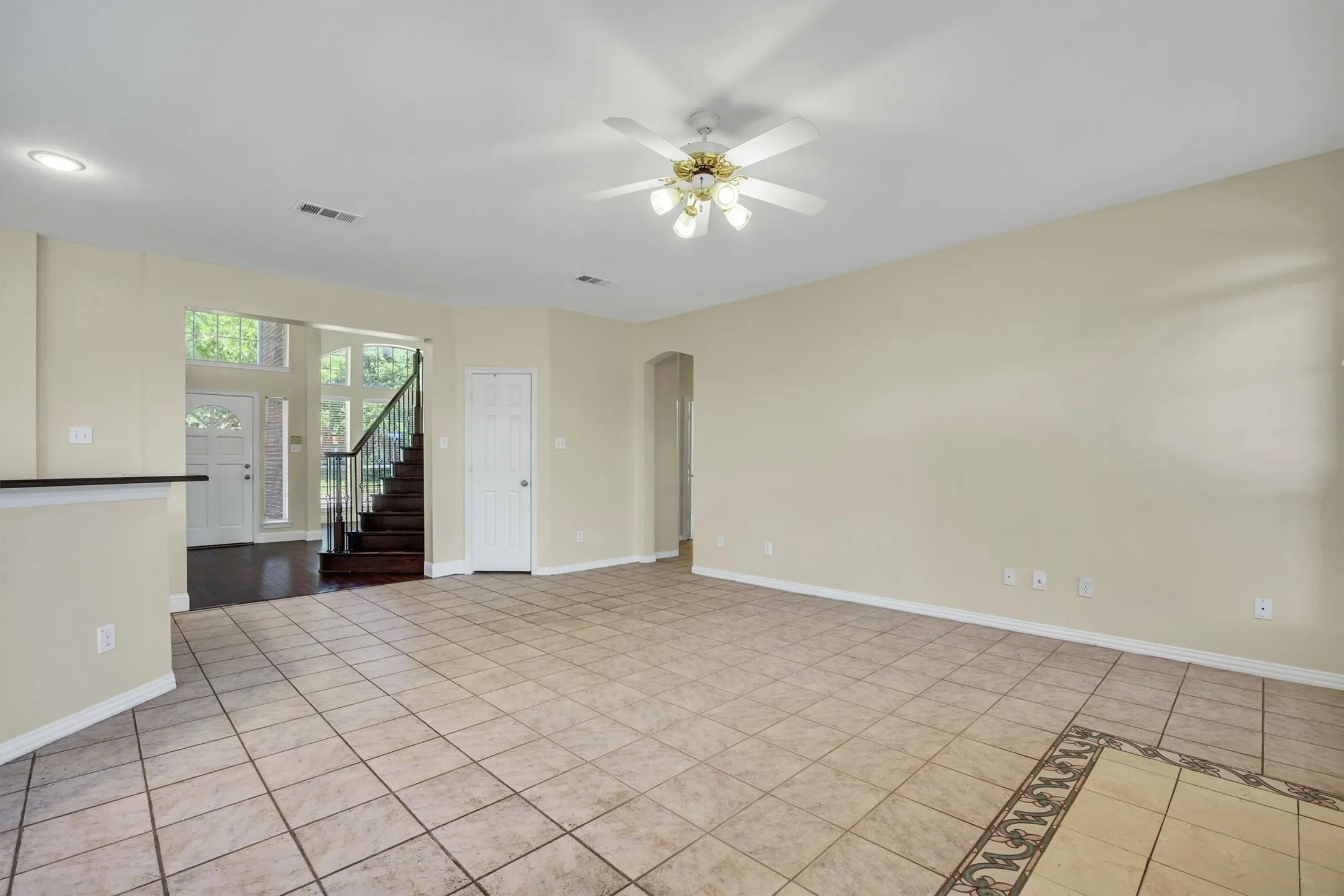 Single Family Residence For Sale in Dallas County , 921 Brown Trail, Coppell, Texas 75019, 4 Bedroom, 3 Bathroom, 2 Garage spaces, 2,711 Sqft, built in 1994, mls#21249317, Real Estate Agent in Coppell, Homes For Sale in Dallas county, Homes For Sale in Coppell, Realtor in Coppell Texas, Real Estate Brokerage Independent Realty Texas, Luminita Cordes Realtor