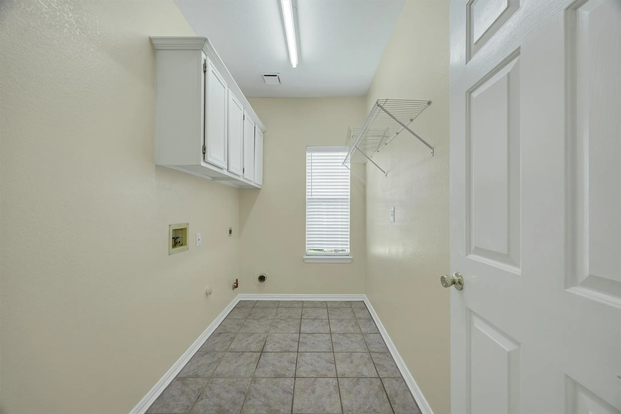 Single Family Residence For Sale in Dallas County , 921 Brown Trail, Coppell, Texas 75019, 4 Bedroom, 3 Bathroom, 2 Garage spaces, 2,711 Sqft, built in 1994, mls#21249317, Real Estate Agent in Coppell, Homes For Sale in Dallas county, Homes For Sale in Coppell, Realtor in Coppell Texas, Real Estate Brokerage Independent Realty Texas, Luminita Cordes Realtor