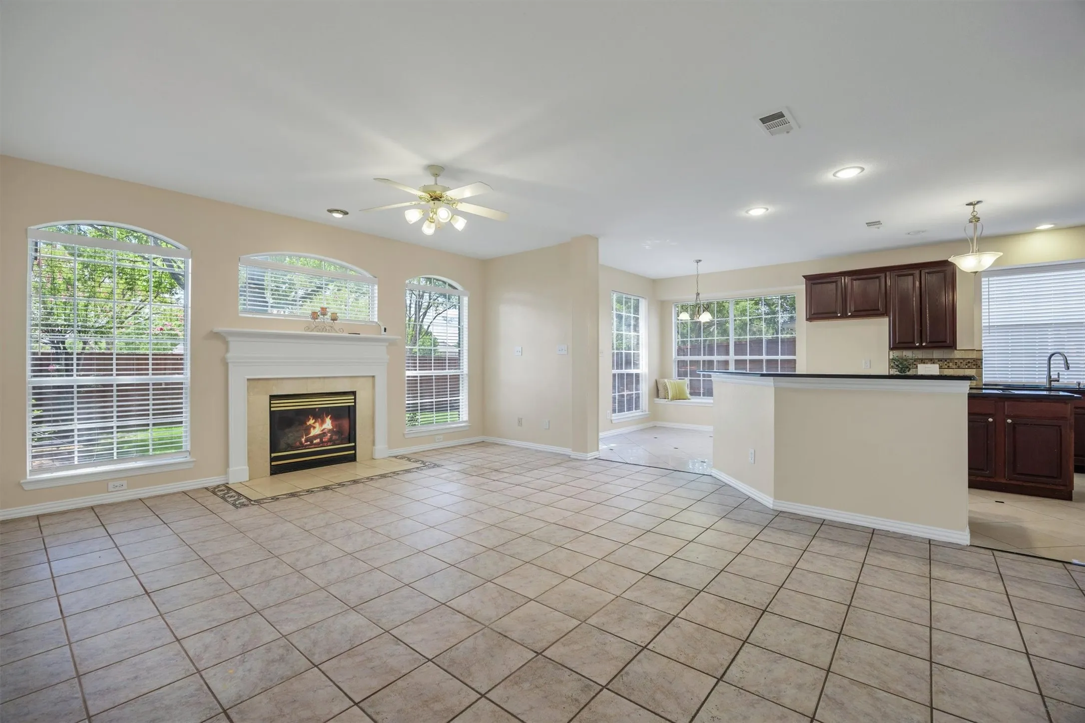 Single Family Residence For Sale in Dallas County , 921 Brown Trail, Coppell, Texas 75019, 4 Bedroom, 3 Bathroom, 2 Garage spaces, 2,711 Sqft, built in 1994, mls#21249317, Real Estate Agent in Coppell, Homes For Sale in Dallas county, Homes For Sale in Coppell, Realtor in Coppell Texas, Real Estate Brokerage Independent Realty Texas, Luminita Cordes Realtor