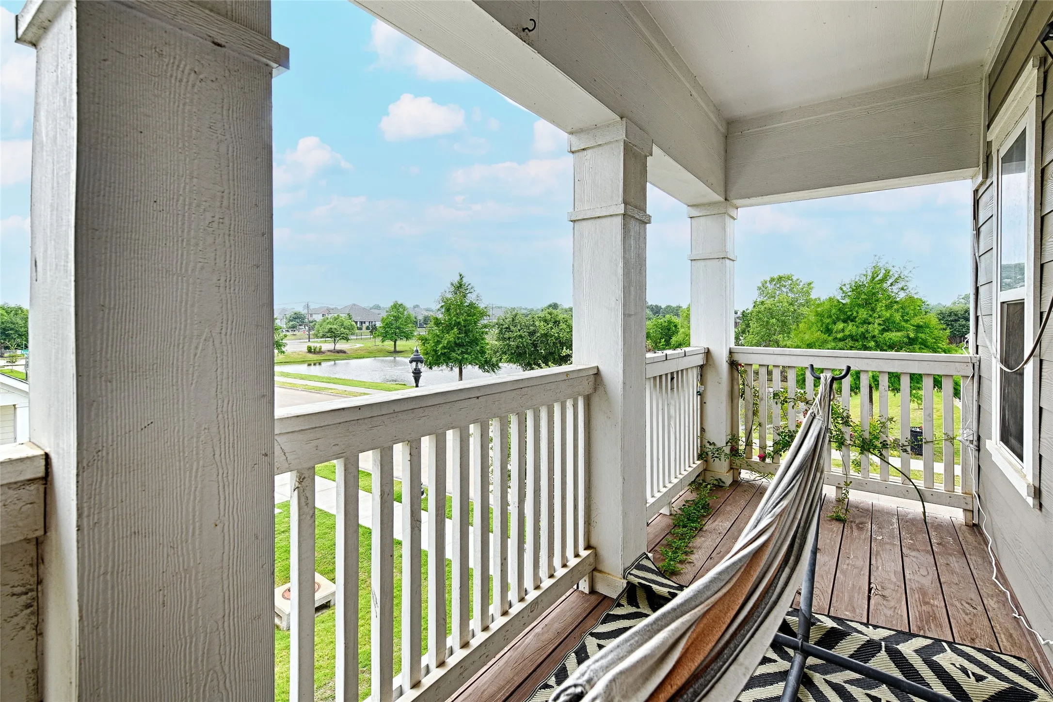Single Family Residence For Sale in Dallas County , 3506 Betty Mews, Rowlett, Texas 75089, 5 Bedroom, 3 Bathroom, 2 Garage spaces, 2,653 Sqft, built in 2020, Preowned, mls#21260770, Real Estate Agent in Rowlett, Homes For Sale in Dallas county, Homes For Sale in Rowlett, Realtor in Rowlett Texas, Real Estate Brokerage Independent Realty Texas, Luminita Cordes Realtor