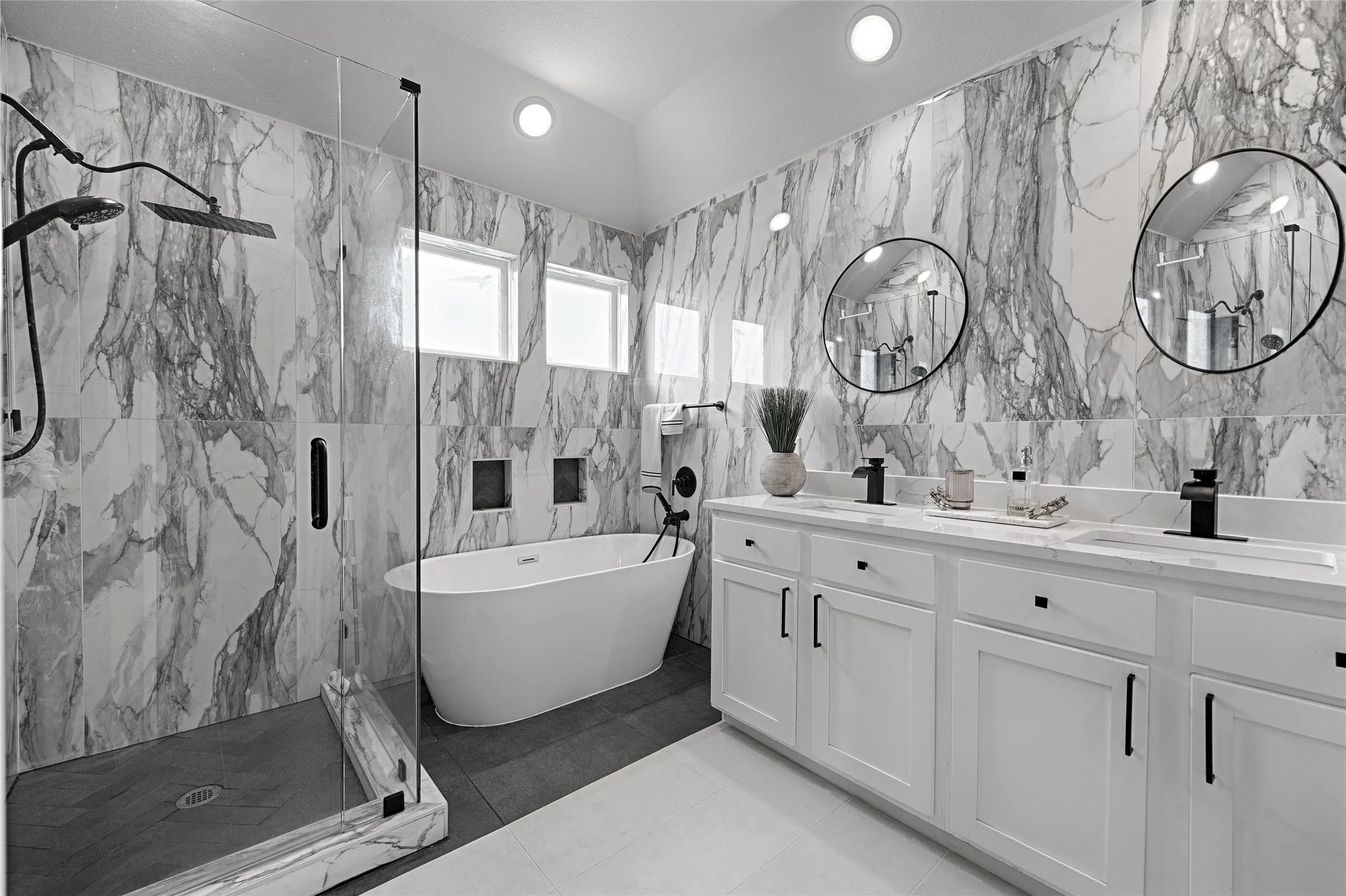 Single Family Residence For Sale in Dallas County , 3506 Betty Mews, Rowlett, Texas 75089, 5 Bedroom, 3 Bathroom, 2 Garage spaces, 2,653 Sqft, built in 2020, Preowned, mls#21260770, Real Estate Agent in Rowlett, Homes For Sale in Dallas county, Homes For Sale in Rowlett, Realtor in Rowlett Texas, Real Estate Brokerage Independent Realty Texas, Luminita Cordes Realtor