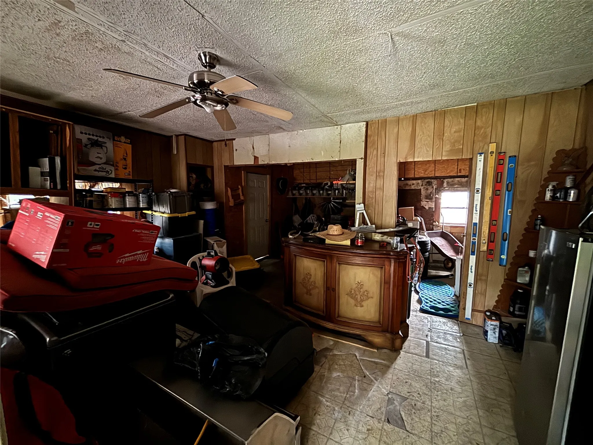 Single Family Residence For Sale in Hill County , 309 S Barry Street, Mertens, Texas 76666, 2 Bedrooms, 1 Bathroom, Garage spaces, 800 Sqft, built in 1945, Price $60,000, mls#21261069, Real Estate Agent in Mertens, Homes For Sale in Hill county, Homes For Sale in Mertens, Realtor in Mertens Texas, Real Estate Brokerage Independent Realty Texas, Luminita Cordes Realtor