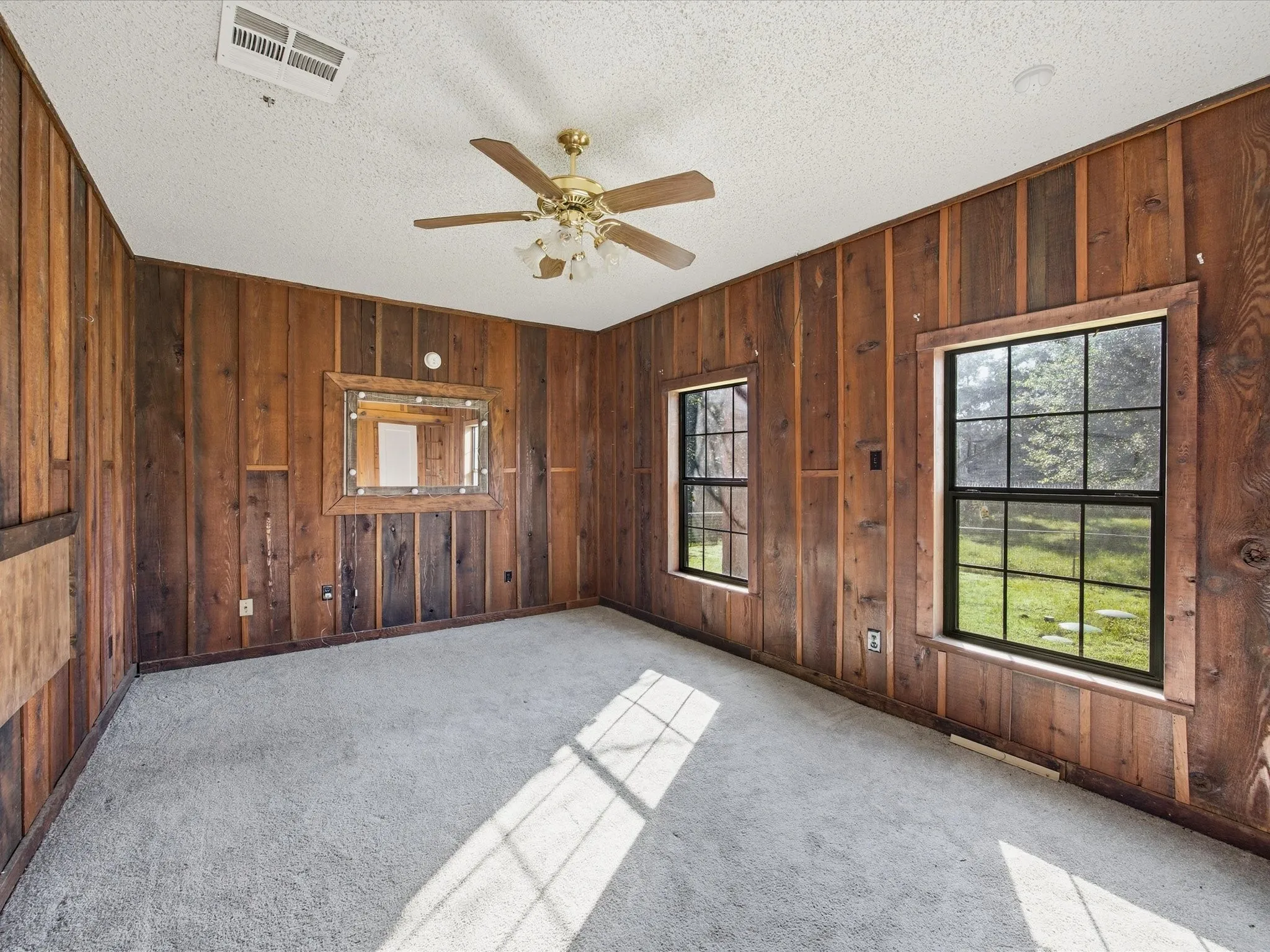 Single Family Residence For Sale in Kaufman County , 1605 Frann Drive, Kaufman, Texas 75142, 3 Bedroom, 2 Bathroom, 2 Garage spaces, 2,245 Sqft, built in 1984, mls#21261080, Real Estate Agent in Kaufman, Homes For Sale in Kaufman county, Homes For Sale in Kaufman, Realtor in Kaufman Texas, Real Estate Brokerage Independent Realty Texas, Luminita Cordes Realtor