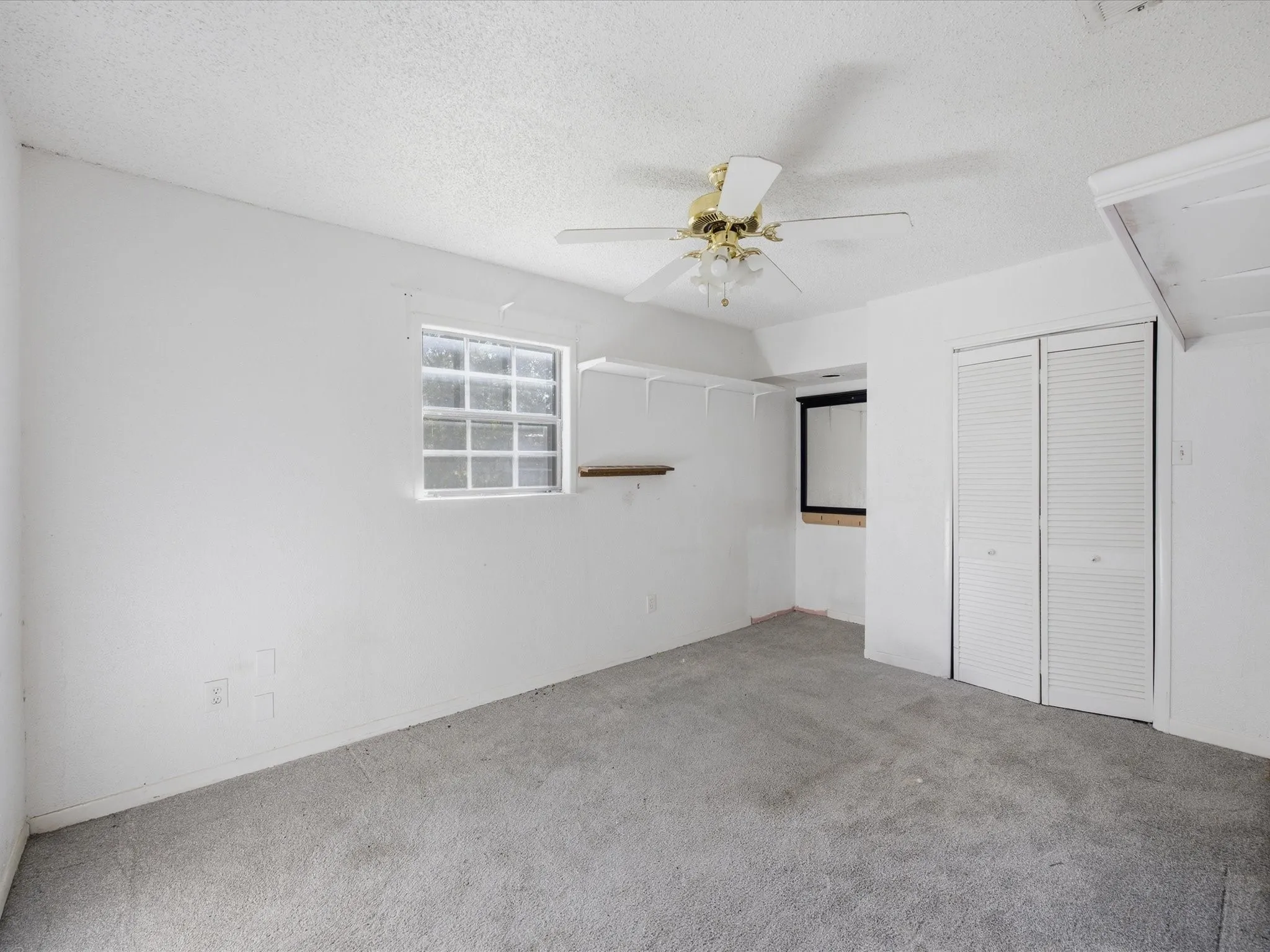 Single Family Residence For Sale in Kaufman County , 1605 Frann Drive, Kaufman, Texas 75142, 3 Bedroom, 2 Bathroom, 2 Garage spaces, 2,245 Sqft, built in 1984, mls#21261080, Real Estate Agent in Kaufman, Homes For Sale in Kaufman county, Homes For Sale in Kaufman, Realtor in Kaufman Texas, Real Estate Brokerage Independent Realty Texas, Luminita Cordes Realtor