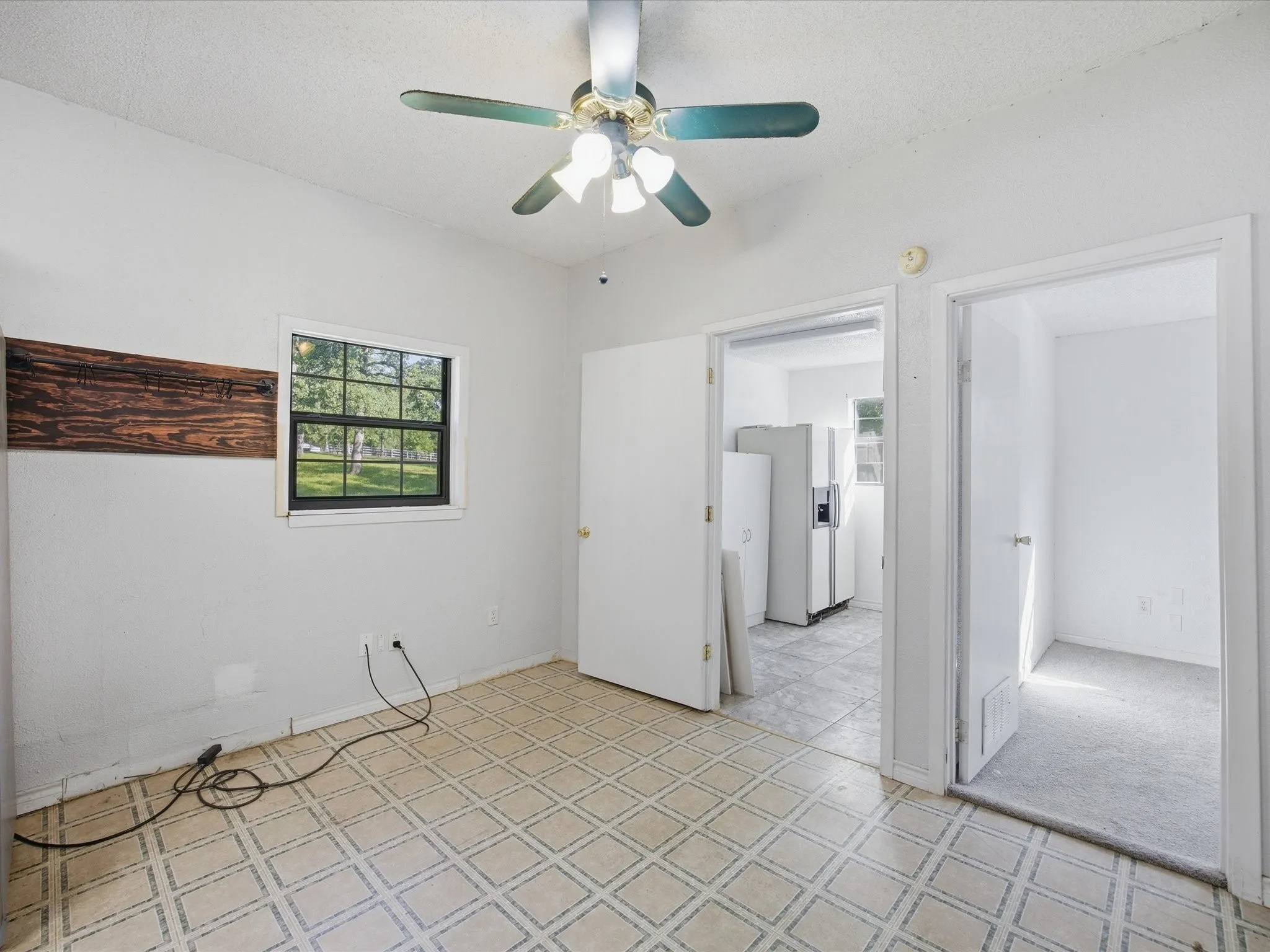 Single Family Residence For Sale in Kaufman County , 1605 Frann Drive, Kaufman, Texas 75142, 3 Bedroom, 2 Bathroom, 2 Garage spaces, 2,245 Sqft, built in 1984, mls#21261080, Real Estate Agent in Kaufman, Homes For Sale in Kaufman county, Homes For Sale in Kaufman, Realtor in Kaufman Texas, Real Estate Brokerage Independent Realty Texas, Luminita Cordes Realtor