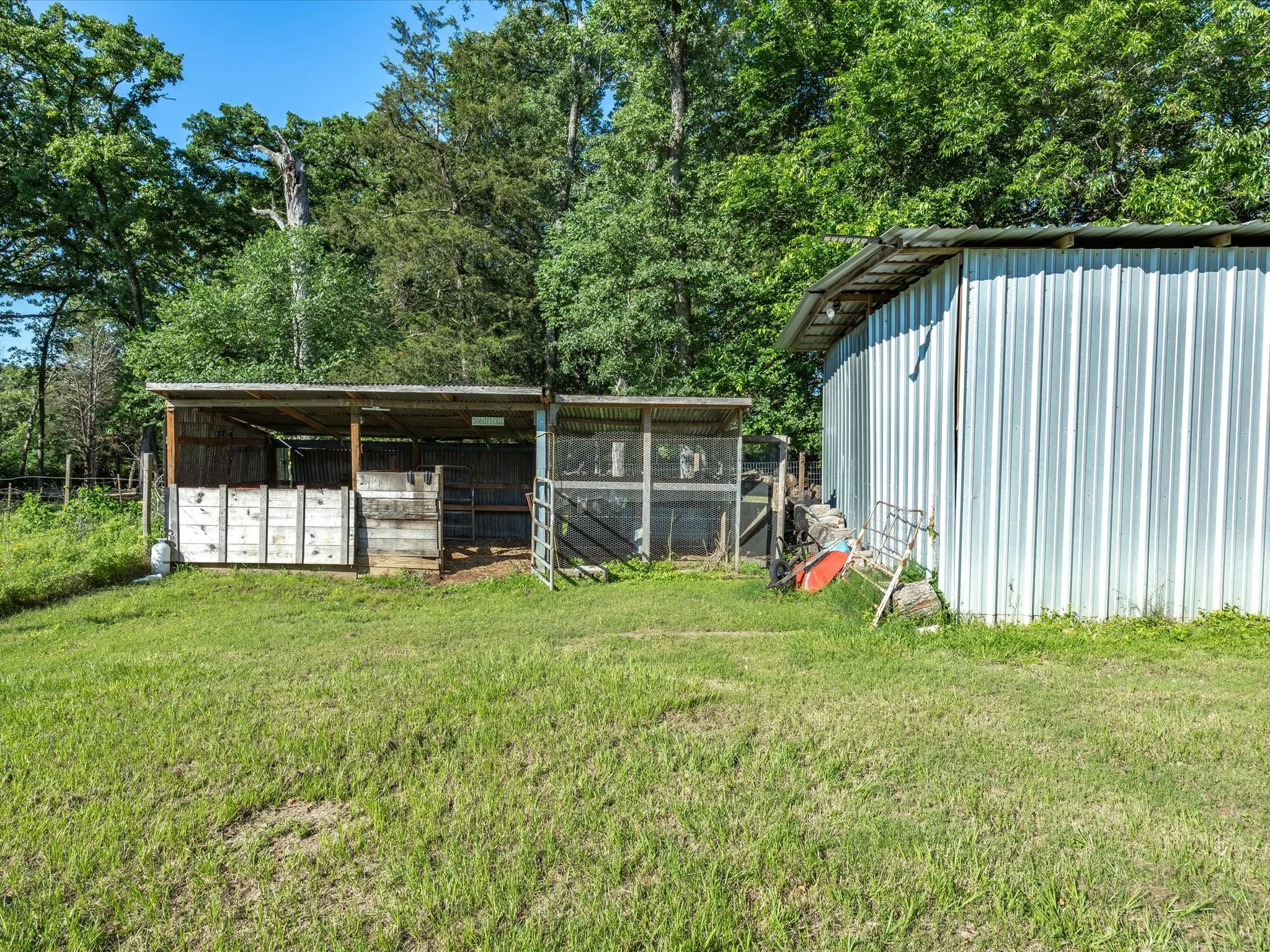 Single Family Residence For Sale in Kaufman County , 1605 Frann Drive, Kaufman, Texas 75142, 3 Bedroom, 2 Bathroom, 2 Garage spaces, 2,245 Sqft, built in 1984, mls#21261080, Real Estate Agent in Kaufman, Homes For Sale in Kaufman county, Homes For Sale in Kaufman, Realtor in Kaufman Texas, Real Estate Brokerage Independent Realty Texas, Luminita Cordes Realtor