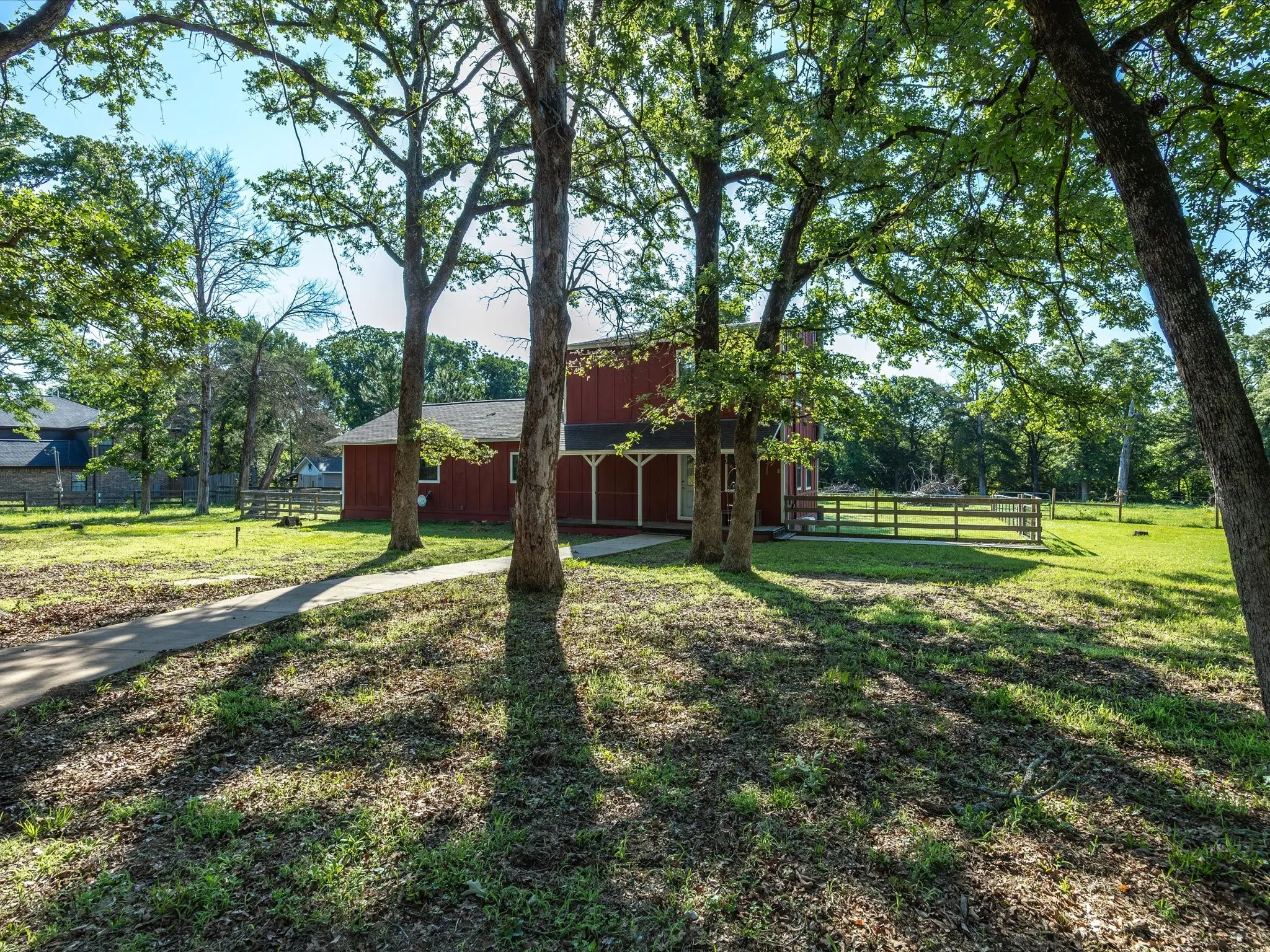 Single Family Residence For Sale in Kaufman County , 1605 Frann Drive, Kaufman, Texas 75142, 3 Bedroom, 2 Bathroom, 2 Garage spaces, 2,245 Sqft, built in 1984, mls#21261080, Real Estate Agent in Kaufman, Homes For Sale in Kaufman county, Homes For Sale in Kaufman, Realtor in Kaufman Texas, Real Estate Brokerage Independent Realty Texas, Luminita Cordes Realtor
