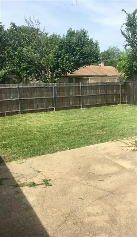 Single Family Residence For Rent in Dallas County , 1828 Angelina Drive, Garland, Texas 75040, 3 Bedrooms, 2 Bathrooms, 1 Garage spaces, 1,414 Sqft, built in 1979, Preowned, Price $2,000, mls#21261085, Real Estate Agent in Garland, Homes For Rent in Dallas county, Homes For Rent in Garland, Realtor in Garland Texas, Real Estate Brokerage Independent Realty Texas, Luminita Cordes Realtor