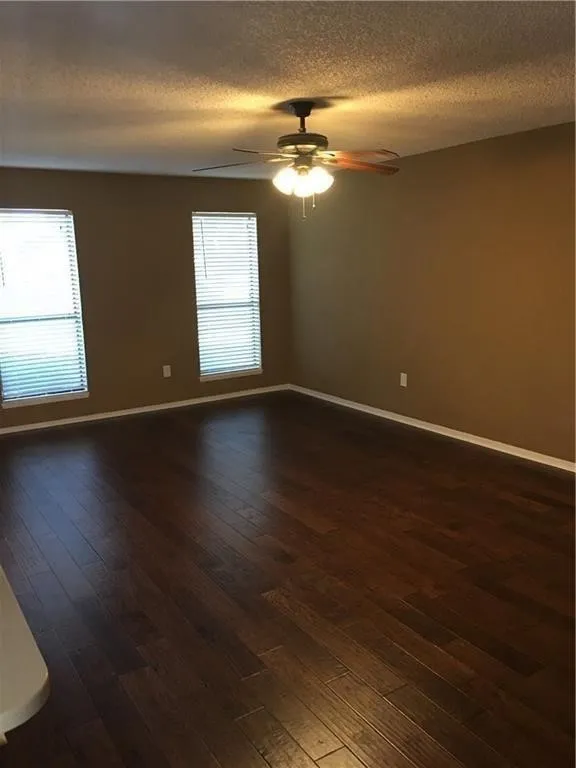 Single Family Residence For Rent in Dallas County , 1828 Angelina Drive, Garland, Texas 75040, 3 Bedrooms, 2 Bathrooms, 1 Garage spaces, 1,414 Sqft, built in 1979, Preowned, Price $2,000, mls#21261085, Real Estate Agent in Garland, Homes For Rent in Dallas county, Homes For Rent in Garland, Realtor in Garland Texas, Real Estate Brokerage Independent Realty Texas, Luminita Cordes Realtor