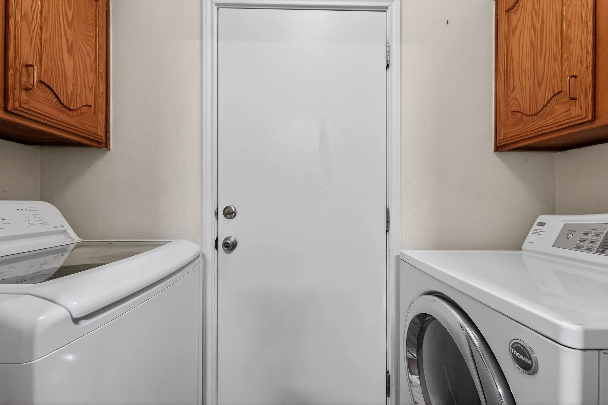 Single Family Residence For Sale in Dallas County , 2416 Mira Drive, Garland, Texas 75044, 2 Bedrooms, 2 Bathrooms, 2 Garage spaces, 1,440 Sqft, built in 1982, Price $264,000, mls#21261066, Real Estate Agent in Garland, Homes For Sale in Dallas county, Homes For Sale in Garland, Realtor in Garland Texas, Real Estate Brokerage Independent Realty Texas, Luminita Cordes Realtor