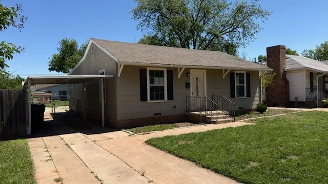 Single Family Residence For Sale in Wichita County , 513 W Inwood Drive, Wichita Falls, Texas 76301, 3 Bedroom, 2 Bathroom, Garage spaces, 1,216 Sqft, built in 1949, Preowned, mls#21259828, Real Estate Agent in Wichita Falls, Homes For Sale in Wichita county, Homes For Sale in Wichita Falls, Realtor in Wichita Falls Texas, Real Estate Brokerage Independent Realty Texas, Luminita Cordes Realtor