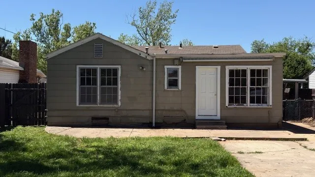 Single Family Residence For Sale in Wichita County , 513 W Inwood Drive, Wichita Falls, Texas 76301, 3 Bedroom, 2 Bathroom, Garage spaces, 1,216 Sqft, built in 1949, Preowned, mls#21259828, Real Estate Agent in Wichita Falls, Homes For Sale in Wichita county, Homes For Sale in Wichita Falls, Realtor in Wichita Falls Texas, Real Estate Brokerage Independent Realty Texas, Luminita Cordes Realtor