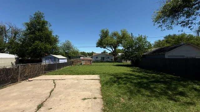 Single Family Residence For Sale in Wichita County , 513 W Inwood Drive, Wichita Falls, Texas 76301, 3 Bedroom, 2 Bathroom, Garage spaces, 1,216 Sqft, built in 1949, Preowned, mls#21259828, Real Estate Agent in Wichita Falls, Homes For Sale in Wichita county, Homes For Sale in Wichita Falls, Realtor in Wichita Falls Texas, Real Estate Brokerage Independent Realty Texas, Luminita Cordes Realtor