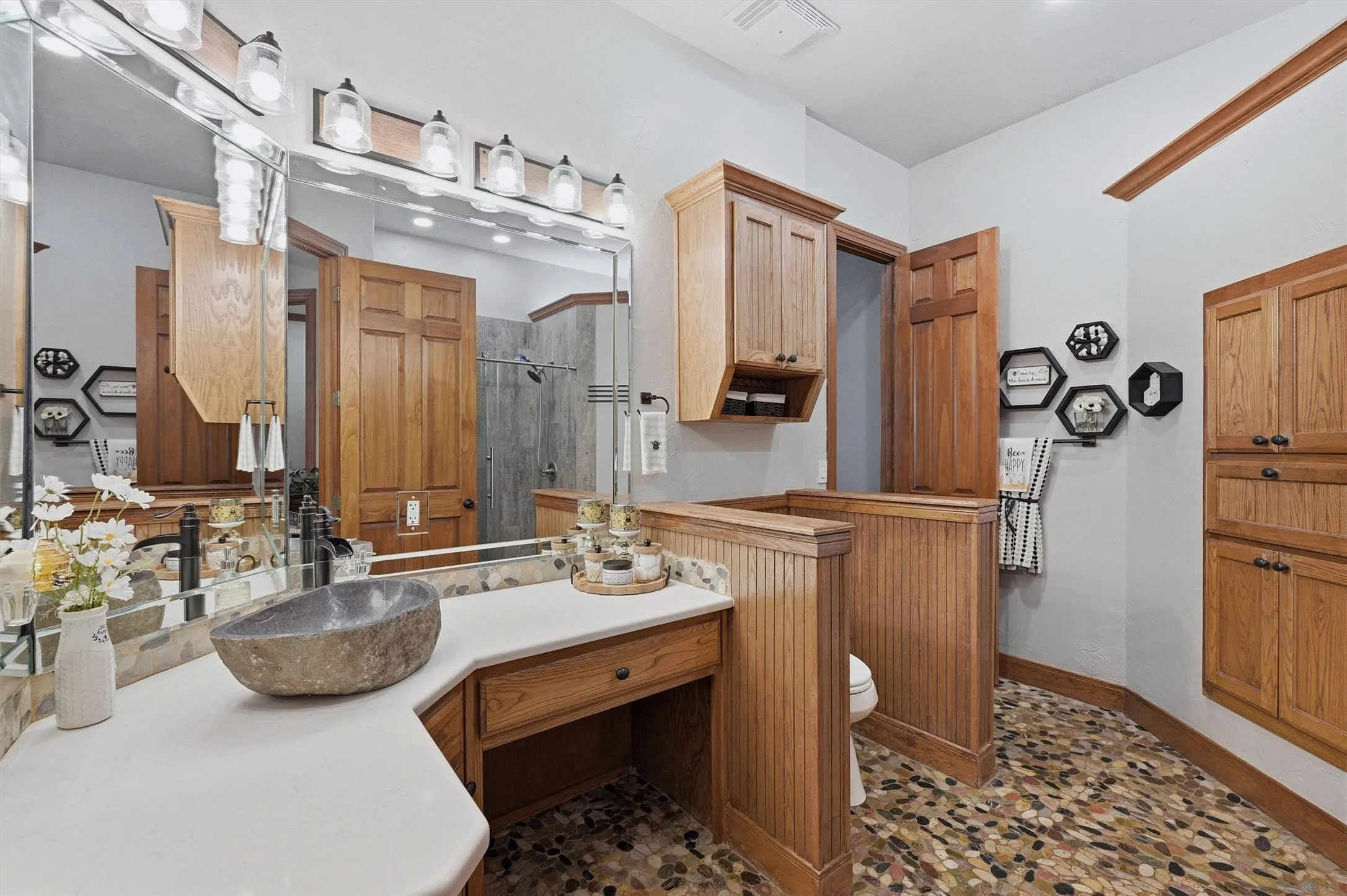 Single Family Residence For Sale in Grayson County , 31 Forest Hills Circle, Gunter, Texas 75058, 3 Bedroom, 3 Bathroom, 3 Garage spaces, 2,776 Sqft, built in 1999, Preowned, mls#21252923, Real Estate Agent in Gunter, Homes For Sale in Grayson county, Homes For Sale in Gunter, Realtor in Gunter Texas, Real Estate Brokerage Independent Realty Texas, Luminita Cordes Realtor