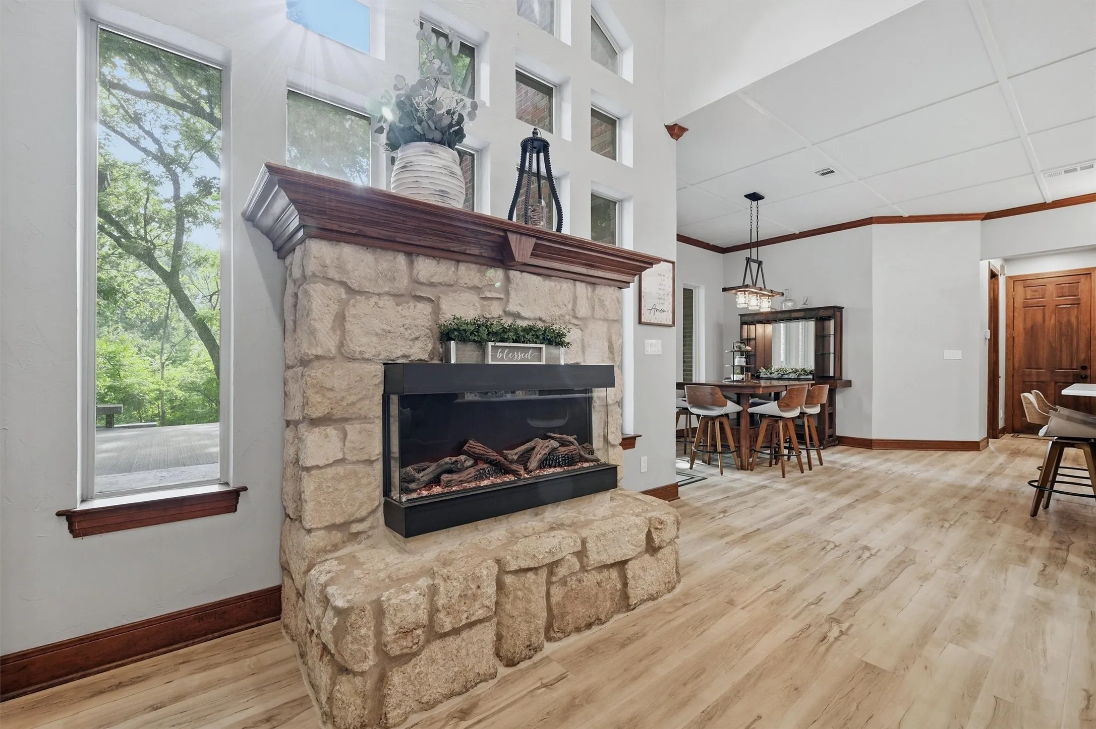 Single Family Residence For Sale in Grayson County , 31 Forest Hills Circle, Gunter, Texas 75058, 3 Bedroom, 3 Bathroom, 3 Garage spaces, 2,776 Sqft, built in 1999, Preowned, mls#21252923, Real Estate Agent in Gunter, Homes For Sale in Grayson county, Homes For Sale in Gunter, Realtor in Gunter Texas, Real Estate Brokerage Independent Realty Texas, Luminita Cordes Realtor