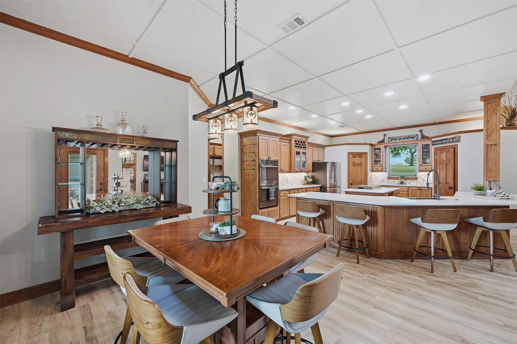 Single Family Residence For Sale in Grayson County , 31 Forest Hills Circle, Gunter, Texas 75058, 3 Bedroom, 3 Bathroom, 3 Garage spaces, 2,776 Sqft, built in 1999, Preowned, mls#21252923, Real Estate Agent in Gunter, Homes For Sale in Grayson county, Homes For Sale in Gunter, Realtor in Gunter Texas, Real Estate Brokerage Independent Realty Texas, Luminita Cordes Realtor
