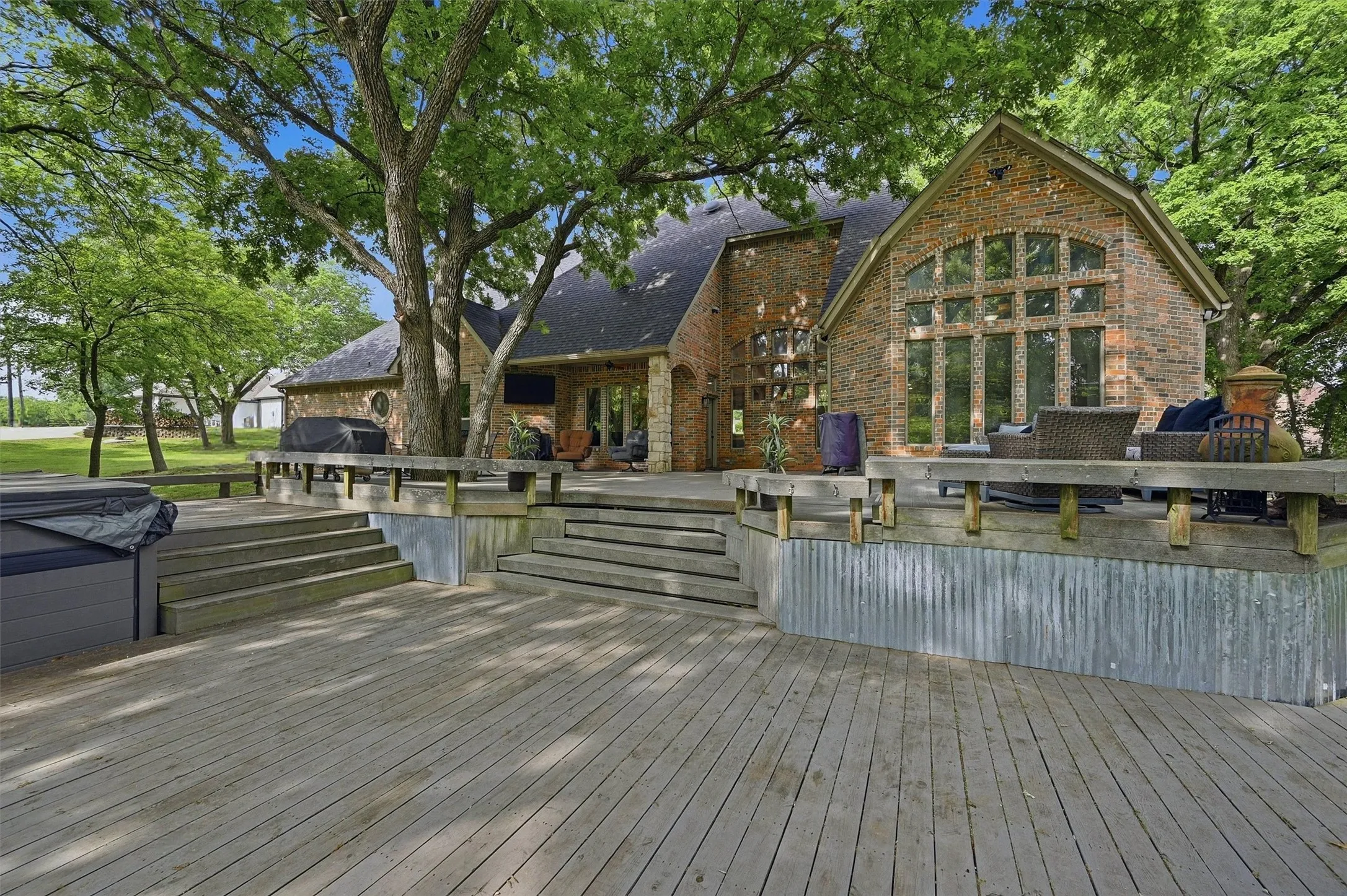 Single Family Residence For Sale in Grayson County , 31 Forest Hills Circle, Gunter, Texas 75058, 3 Bedroom, 3 Bathroom, 3 Garage spaces, 2,776 Sqft, built in 1999, Preowned, mls#21252923, Real Estate Agent in Gunter, Homes For Sale in Grayson county, Homes For Sale in Gunter, Realtor in Gunter Texas, Real Estate Brokerage Independent Realty Texas, Luminita Cordes Realtor