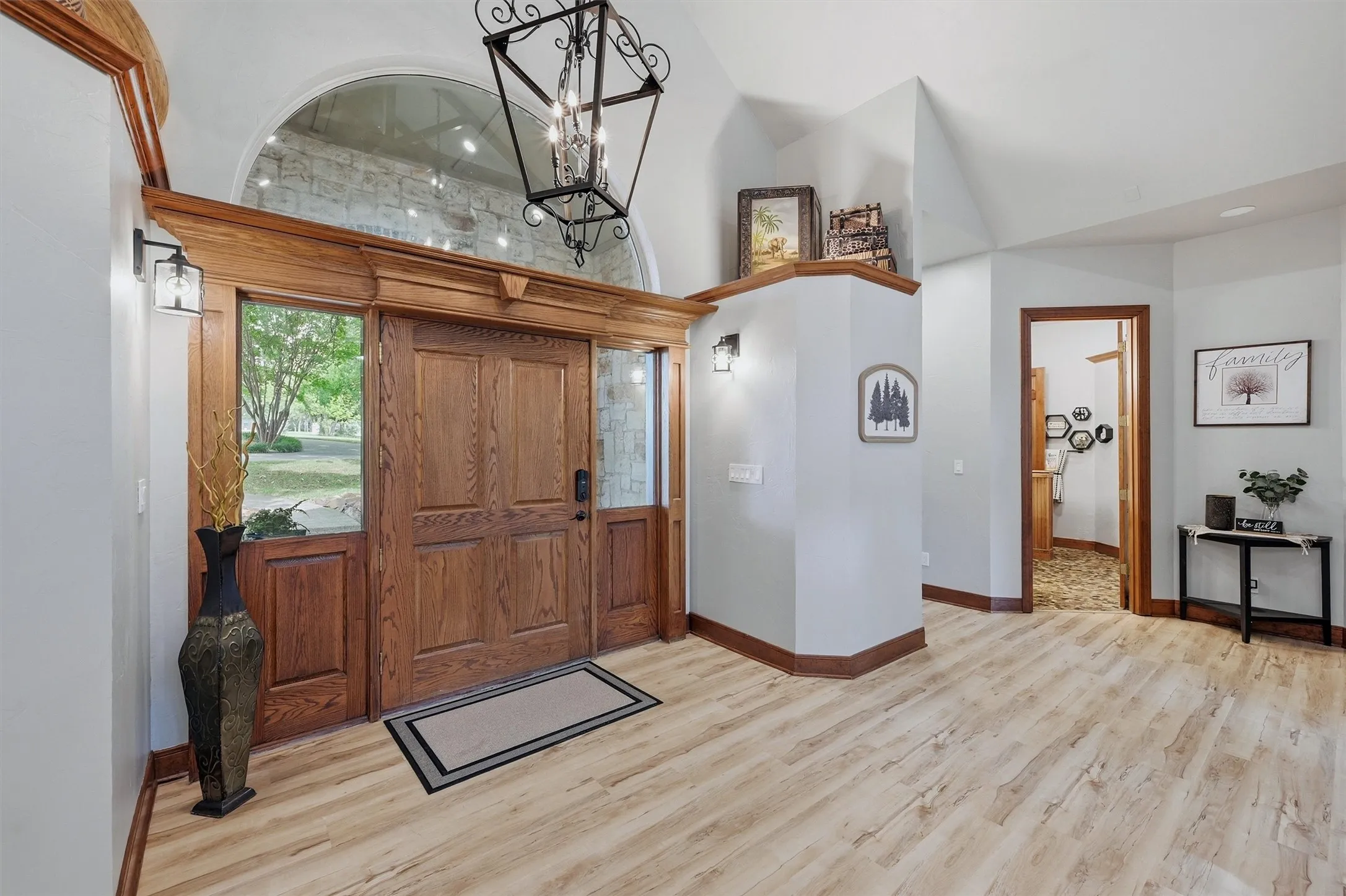 Single Family Residence For Sale in Grayson County , 31 Forest Hills Circle, Gunter, Texas 75058, 3 Bedroom, 3 Bathroom, 3 Garage spaces, 2,776 Sqft, built in 1999, Preowned, mls#21252923, Real Estate Agent in Gunter, Homes For Sale in Grayson county, Homes For Sale in Gunter, Realtor in Gunter Texas, Real Estate Brokerage Independent Realty Texas, Luminita Cordes Realtor