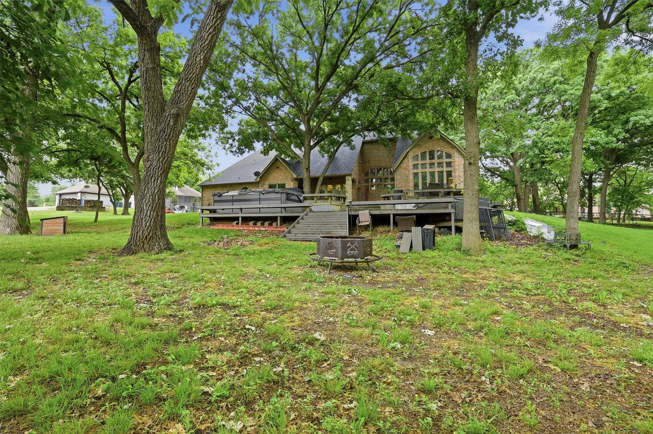 Single Family Residence For Sale in Grayson County , 31 Forest Hills Circle, Gunter, Texas 75058, 3 Bedroom, 3 Bathroom, 3 Garage spaces, 2,776 Sqft, built in 1999, Preowned, mls#21252923, Real Estate Agent in Gunter, Homes For Sale in Grayson county, Homes For Sale in Gunter, Realtor in Gunter Texas, Real Estate Brokerage Independent Realty Texas, Luminita Cordes Realtor