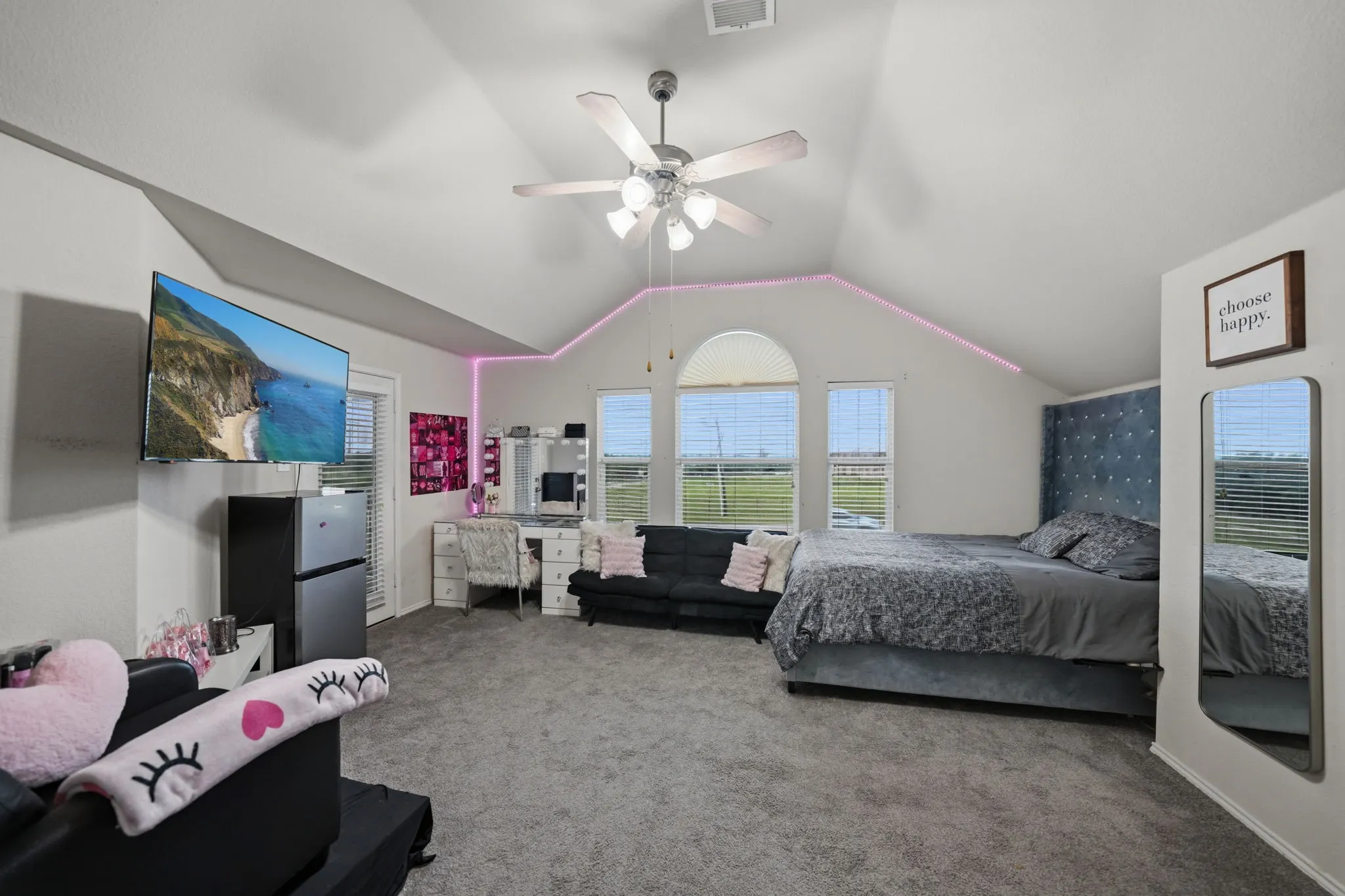 Single Family Residence For Sale in Dallas County , 6430 Meadowcrest Lane, Sachse, Texas 75048, 4 Bedrooms, 3 Bathrooms, 2 Garage spaces, 2,943 Sqft, built in 2004, Price $500,000, mls#21253156, Real Estate Agent in Sachse, Homes For Sale in Dallas county, Homes For Sale in Sachse, Realtor in Sachse Texas, Real Estate Brokerage Independent Realty Texas, Luminita Cordes Realtor
